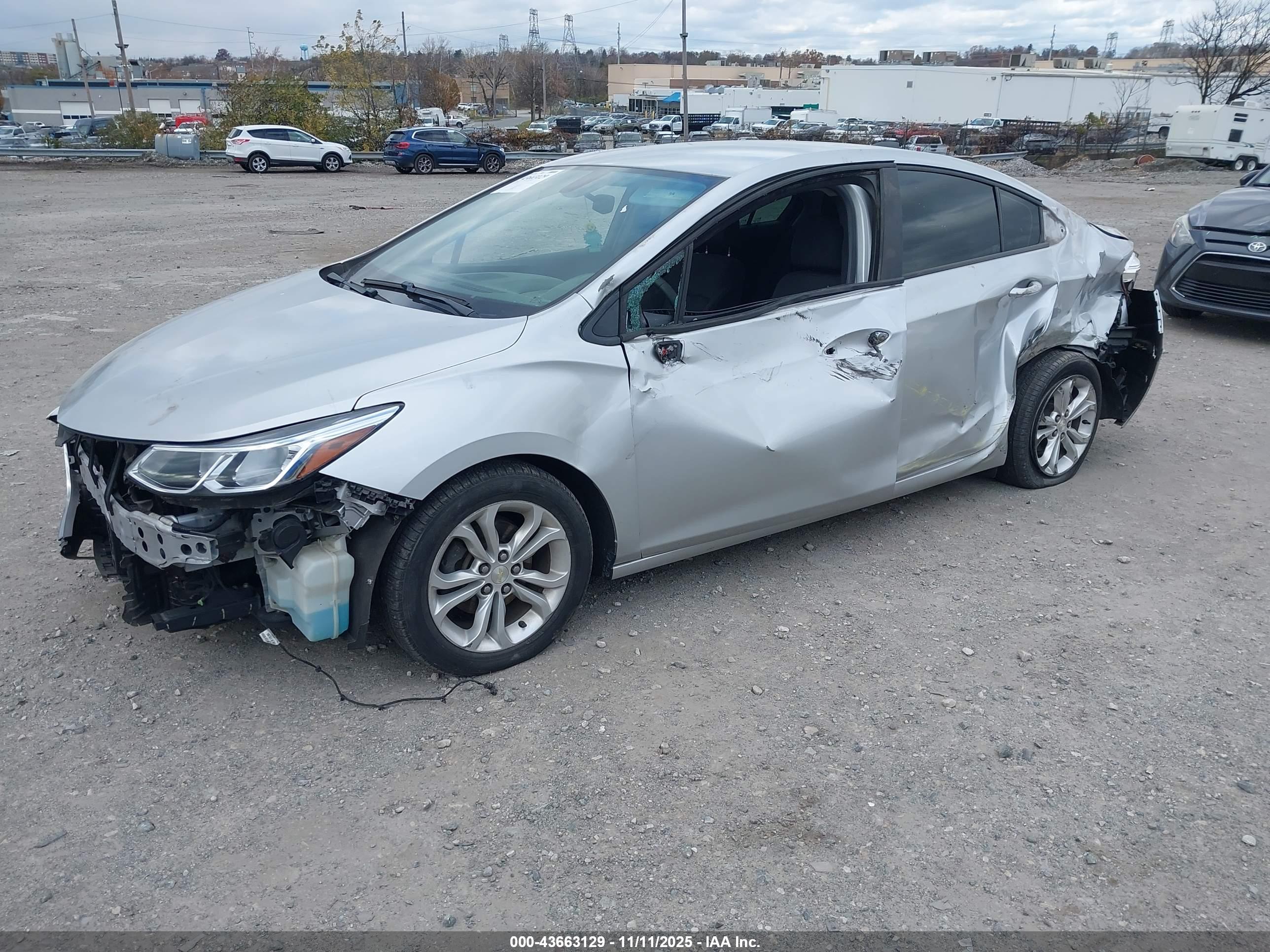 CHEVROLET CRUZE image 2