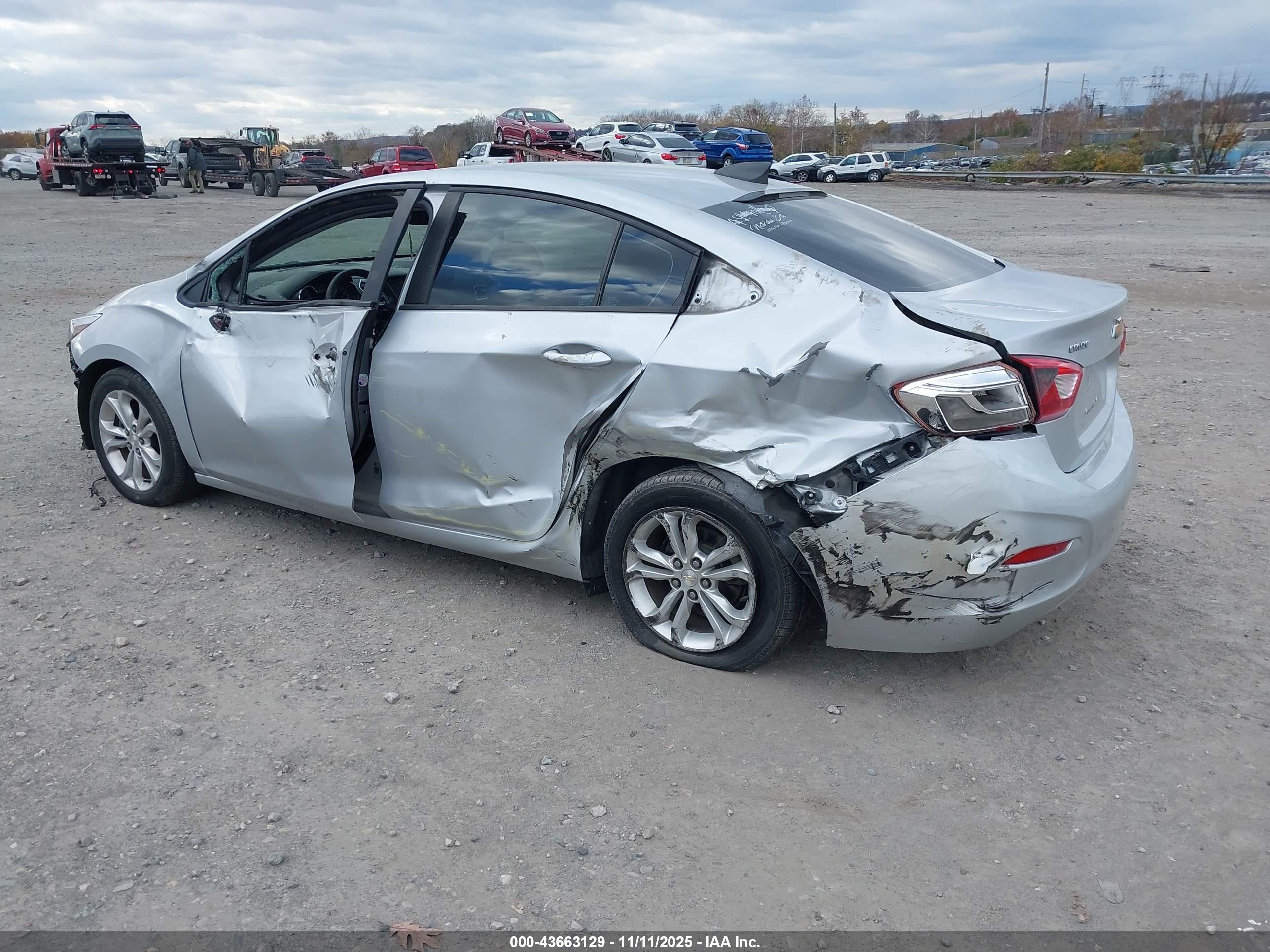 CHEVROLET CRUZE image 3
