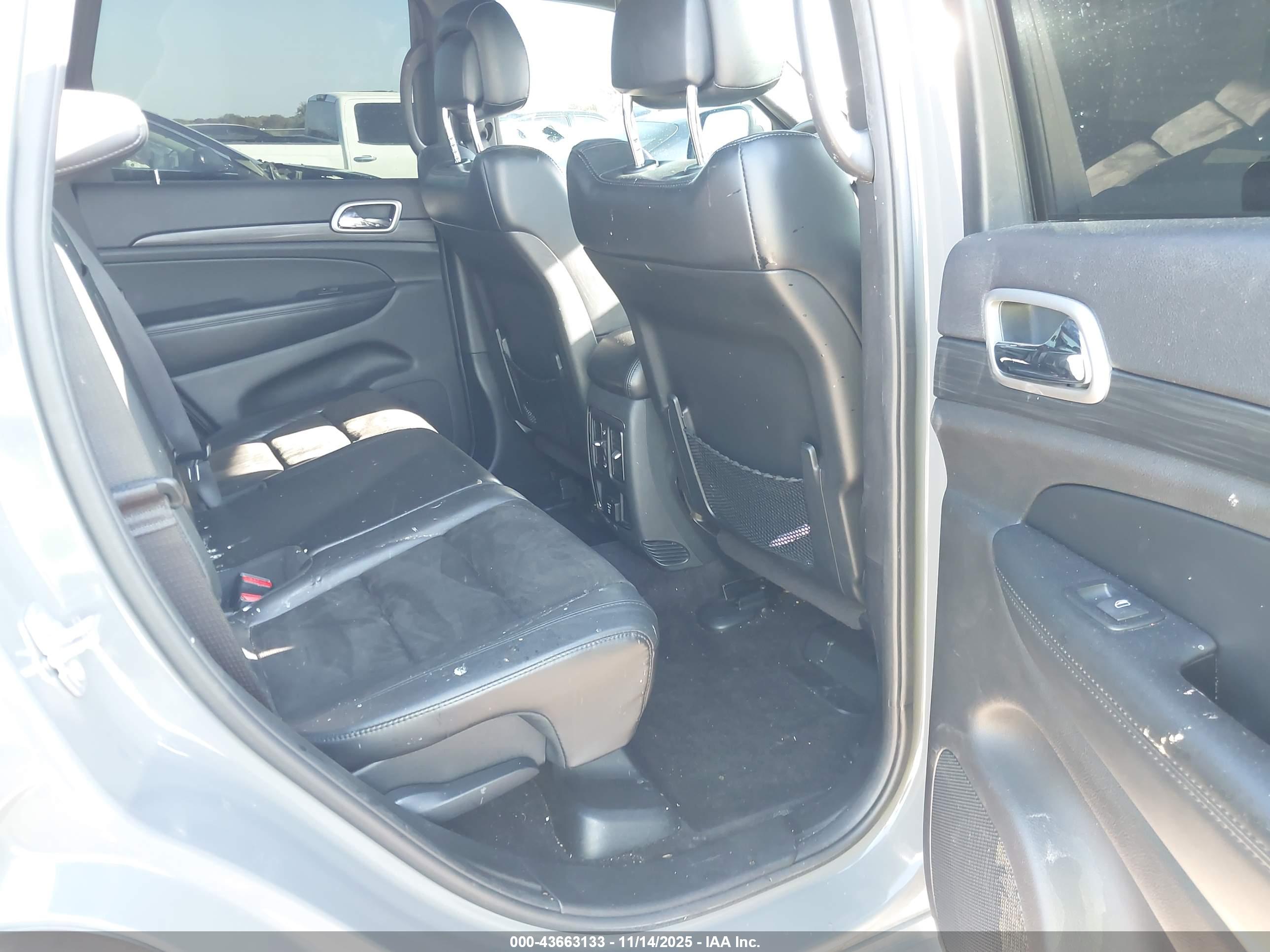 JEEP GRAND image 8