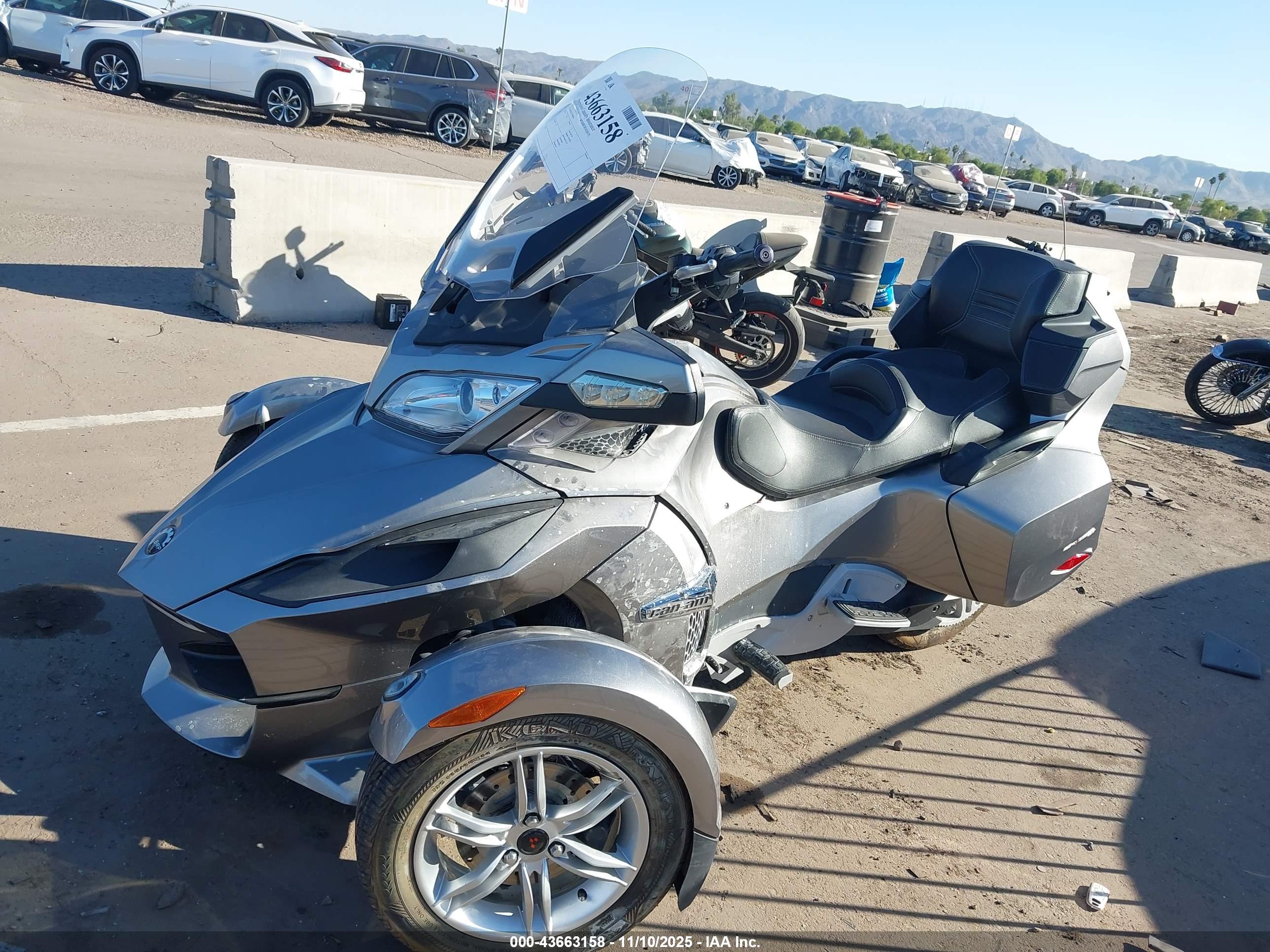 CAN-AM SPYDER image 2