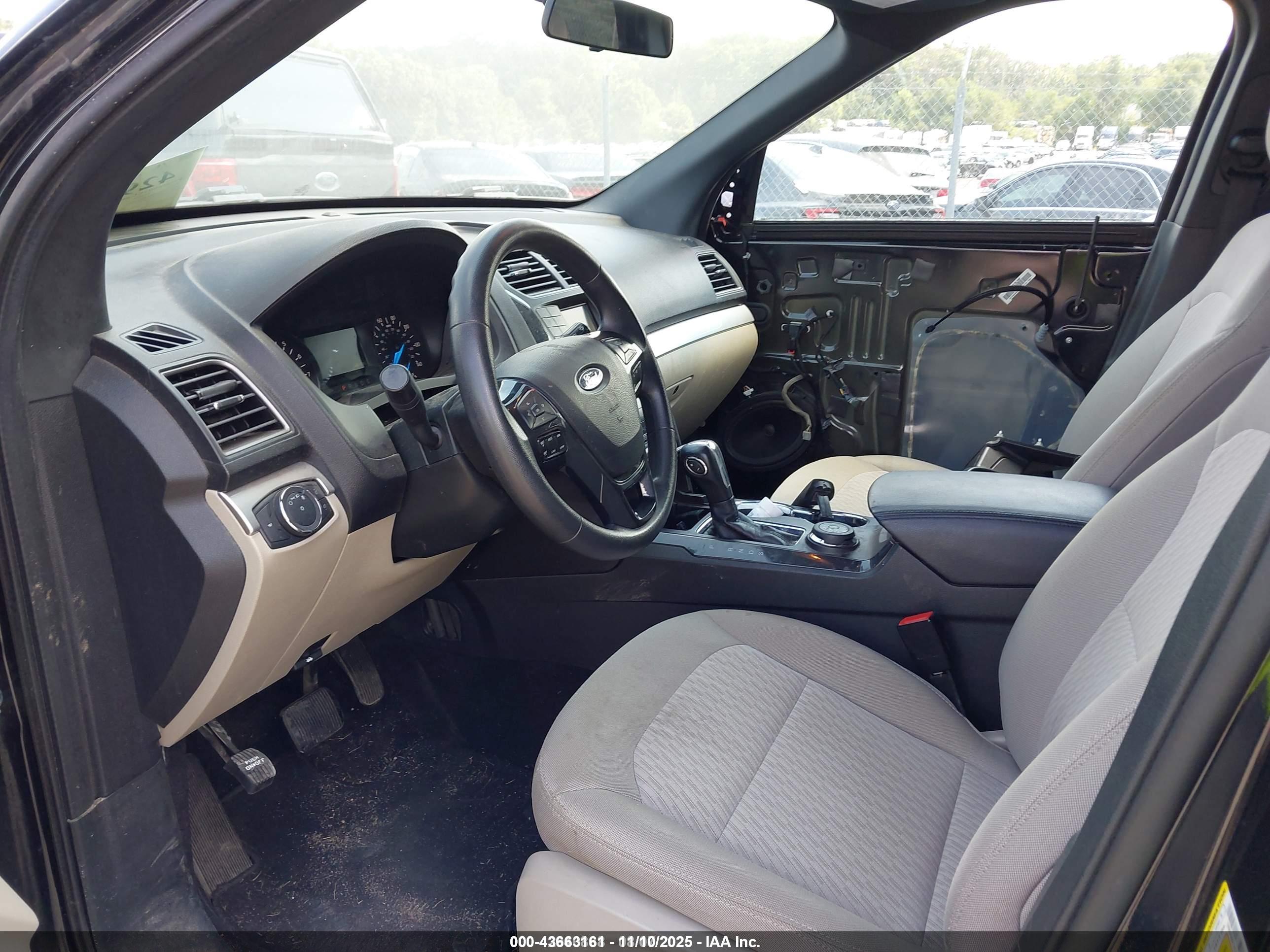FORD EXPLORER image 5