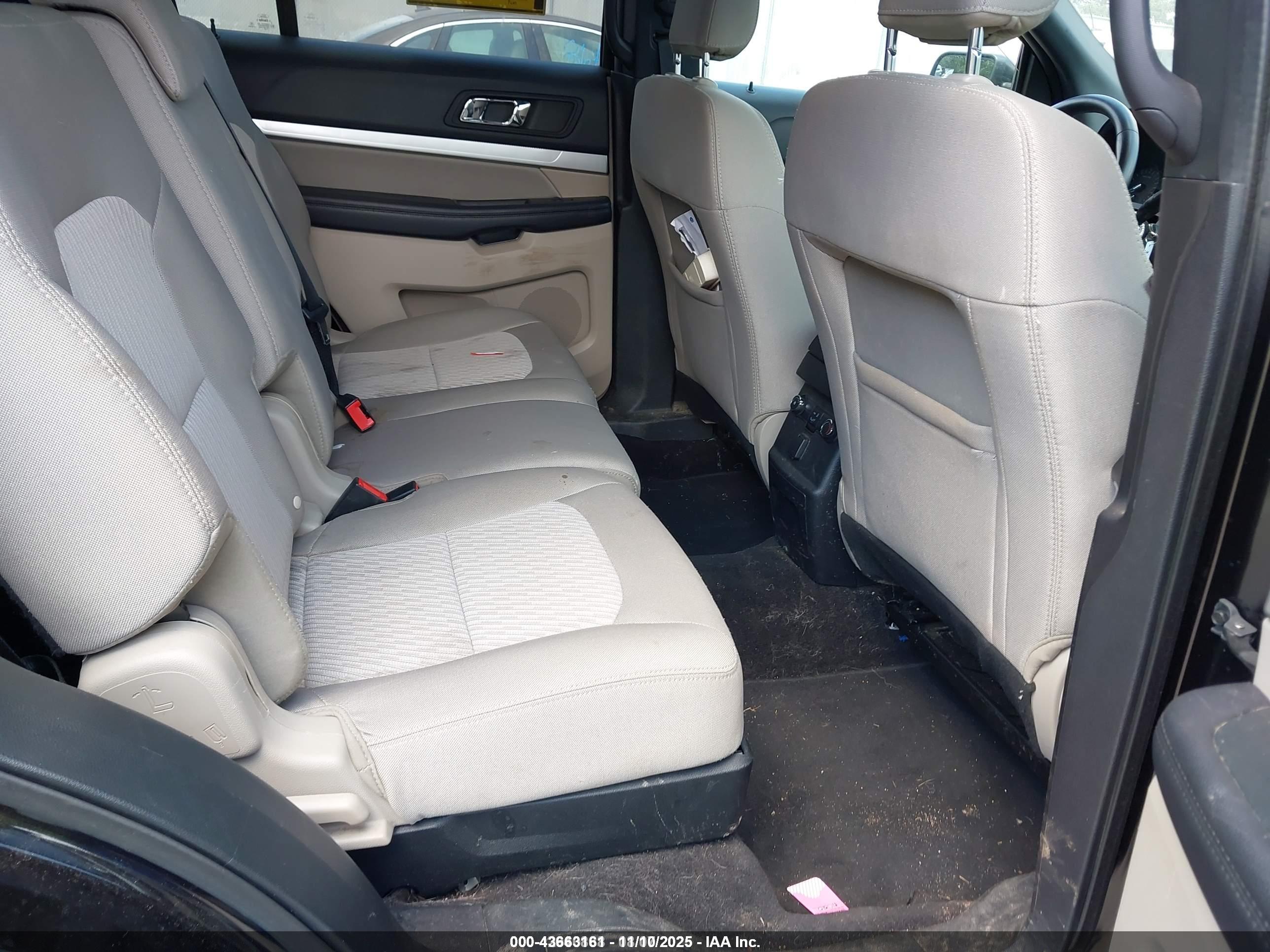 FORD EXPLORER image 8