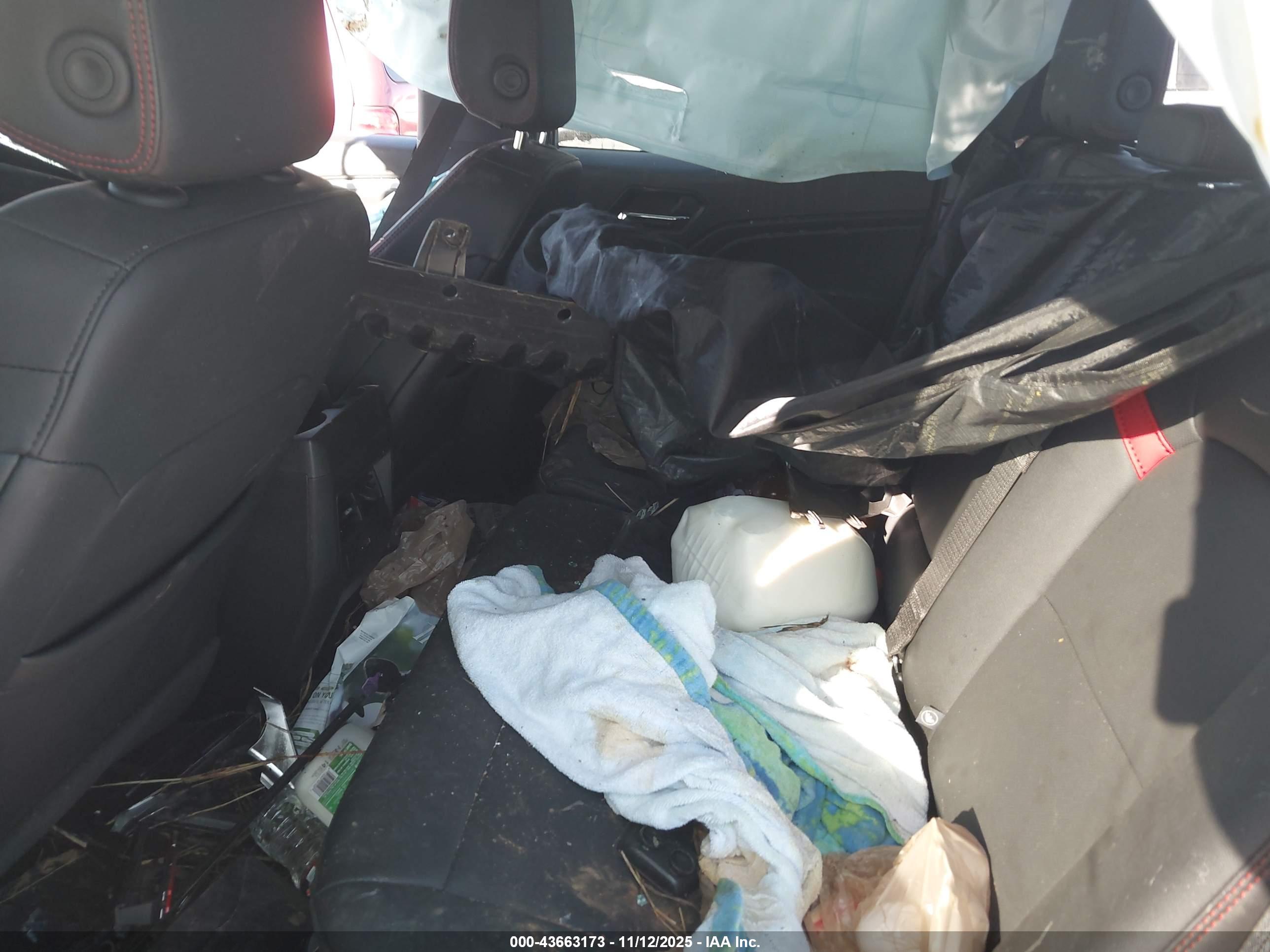 CHEVROLET COLORADO image 8