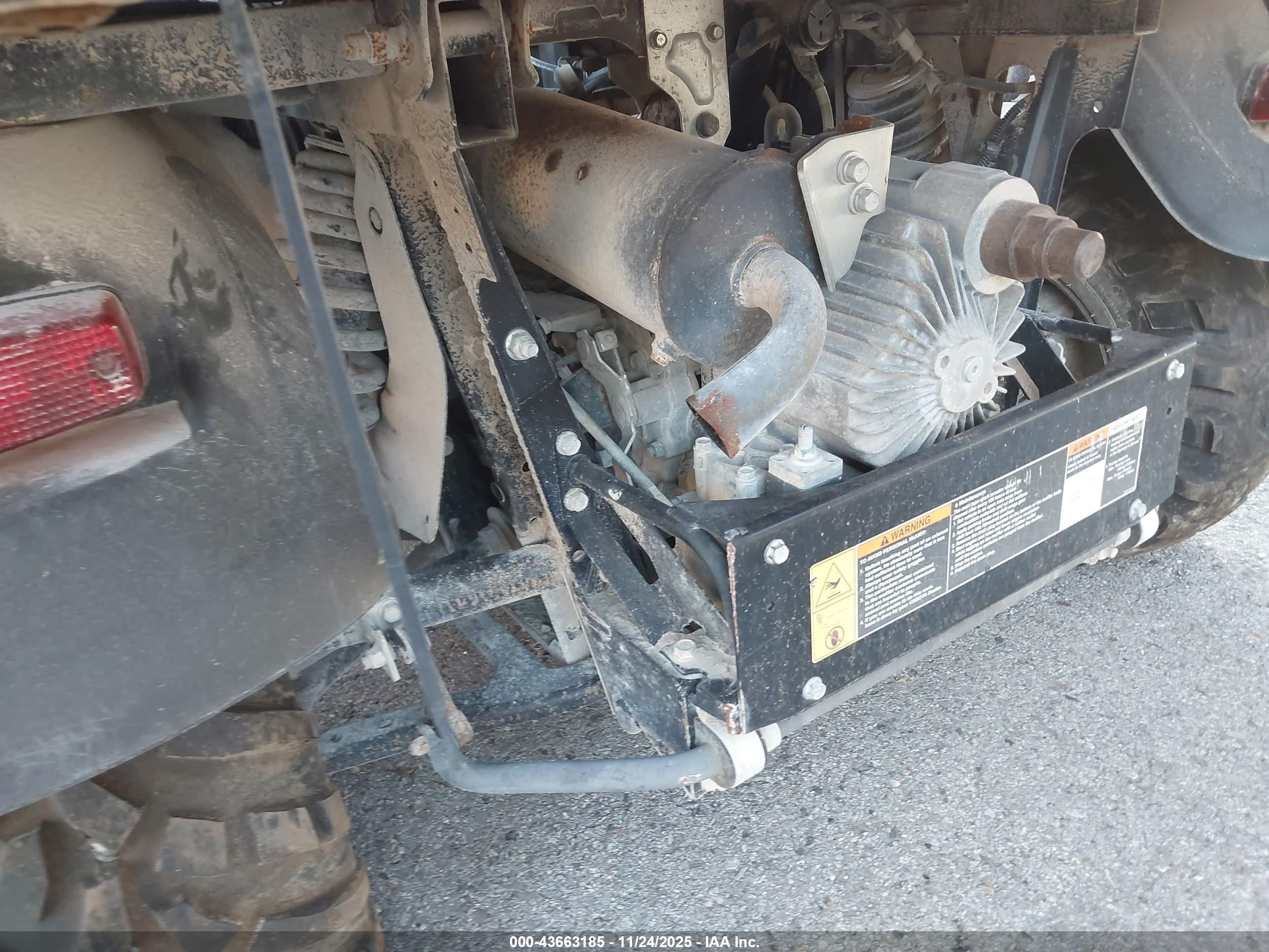 KUBOTA RTV-X900 image 10