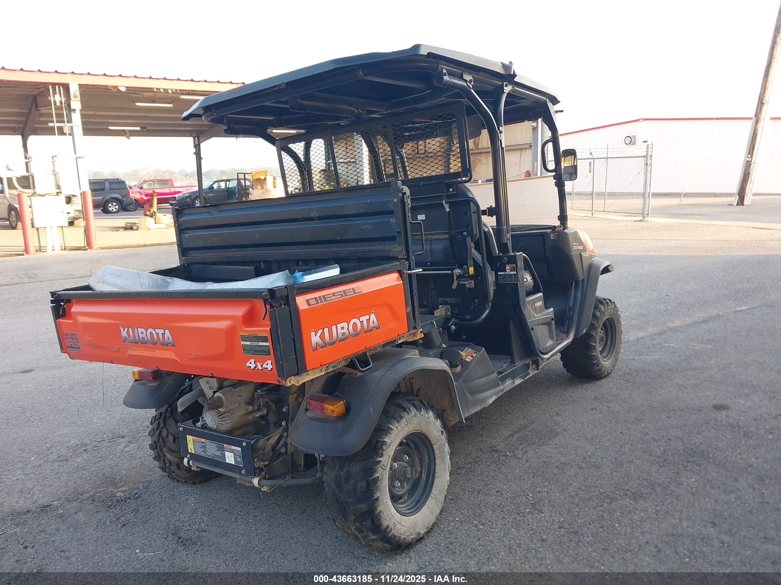 KUBOTA RTV-X900 image 4