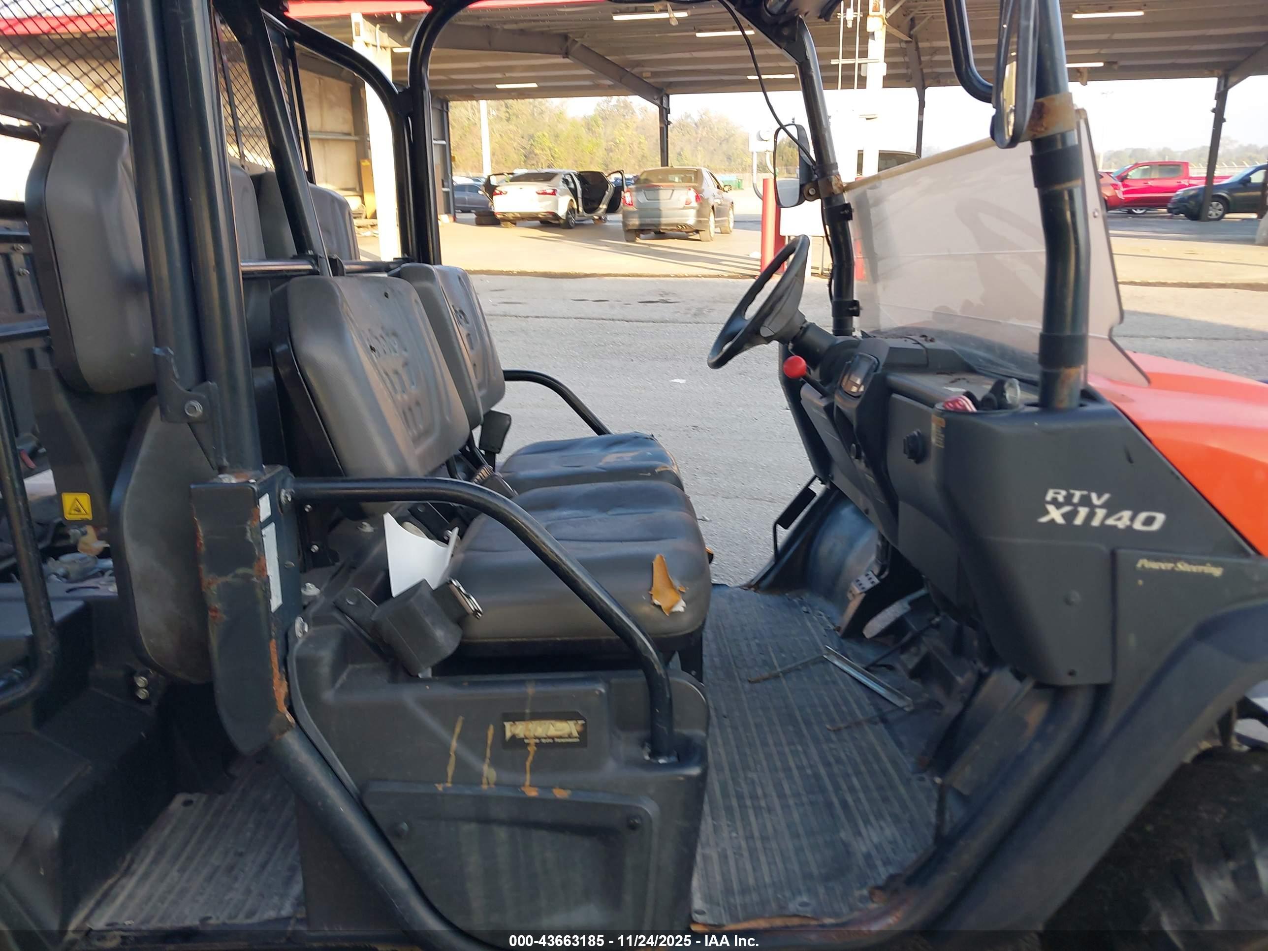KUBOTA RTV-X900 image 5