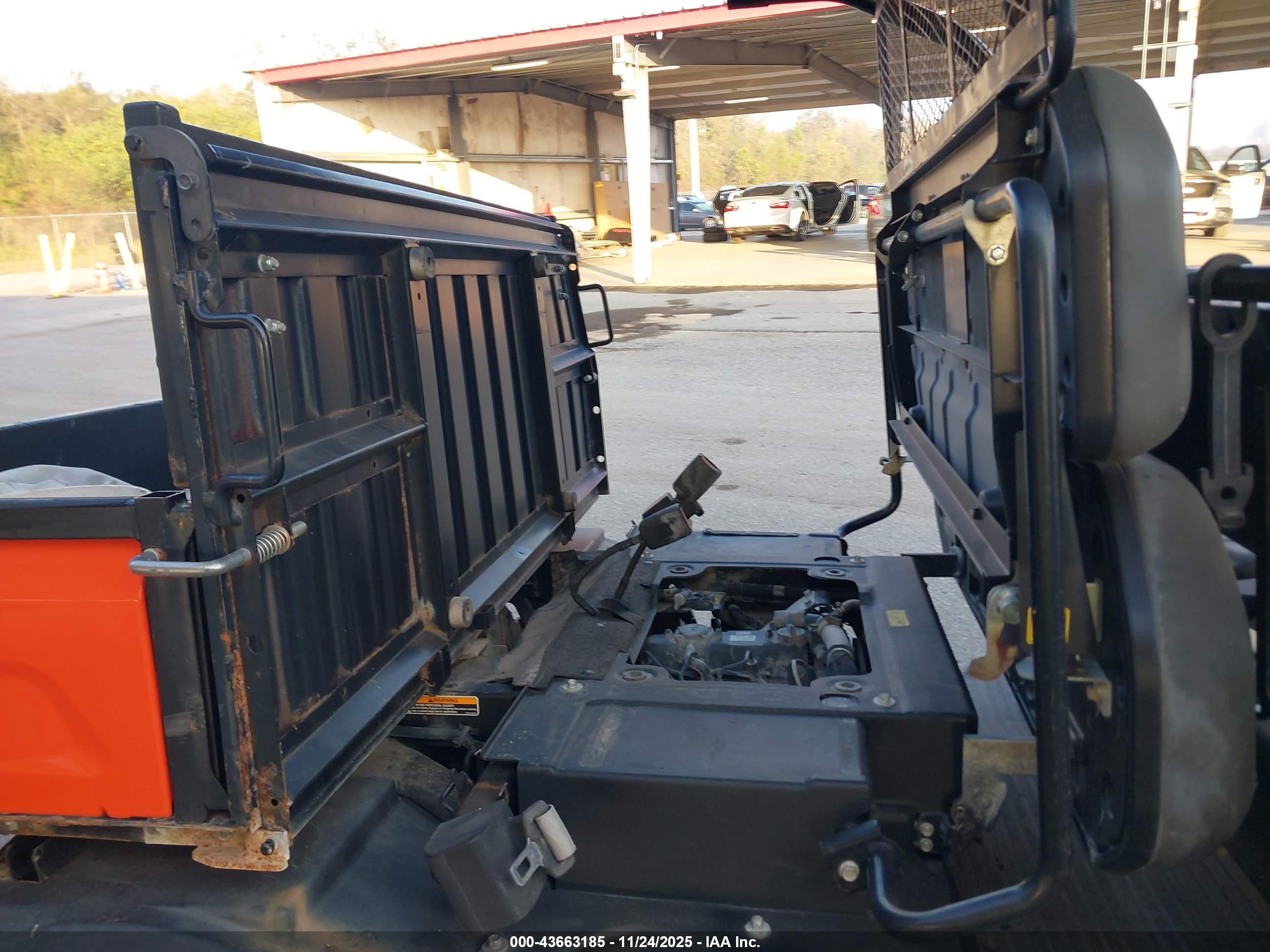 KUBOTA RTV-X900 image 8
