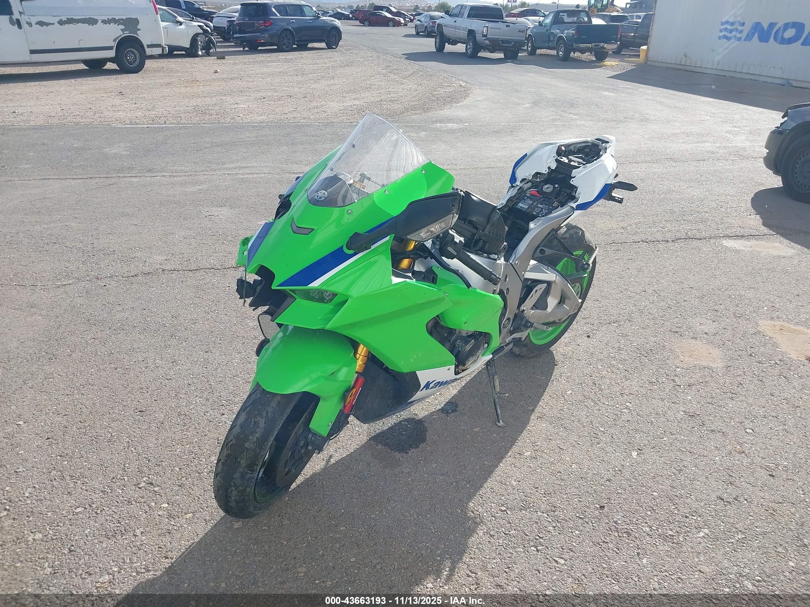 KAWASAKI ZX1002 image 2