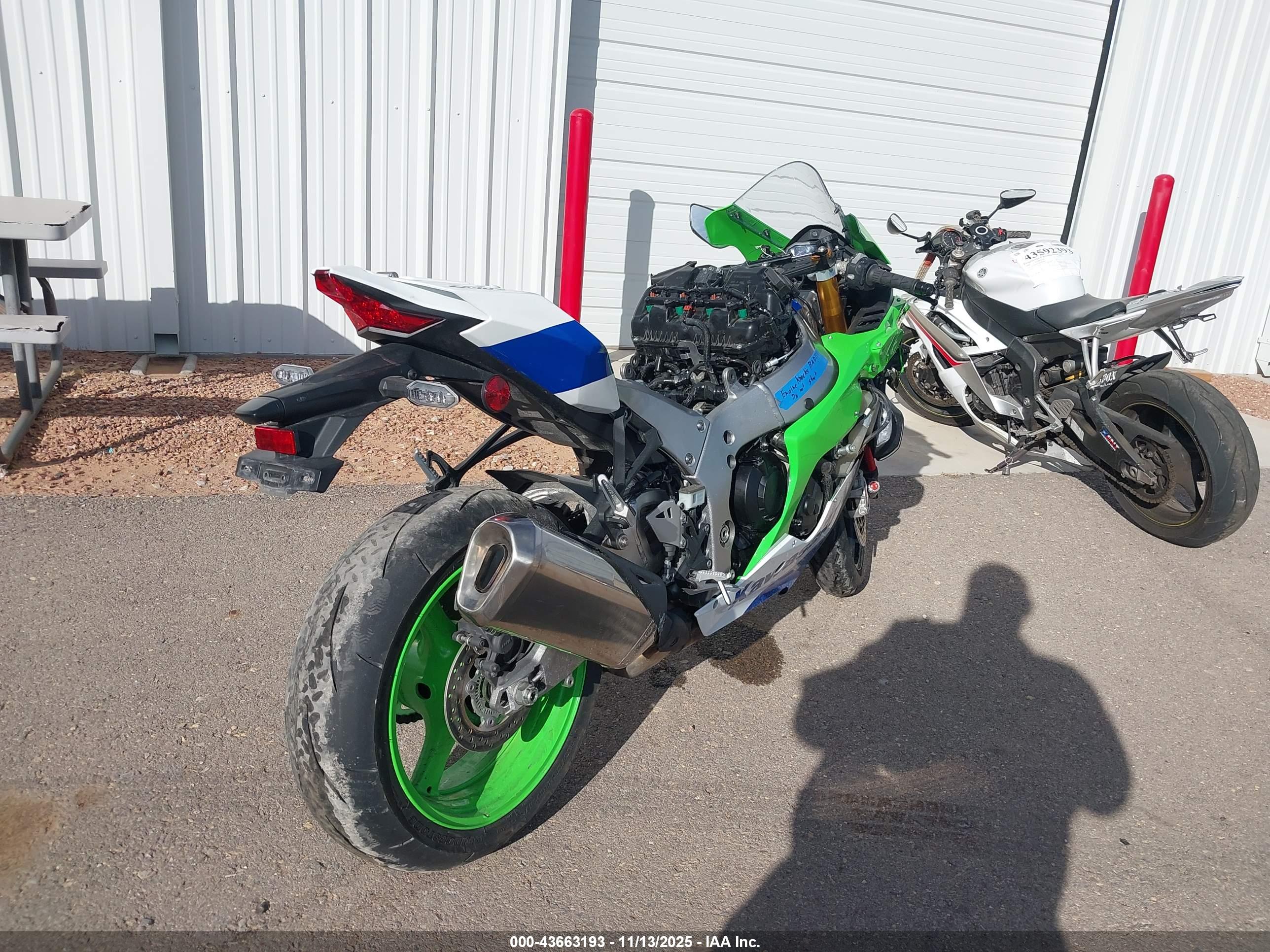 KAWASAKI ZX1002 image 4