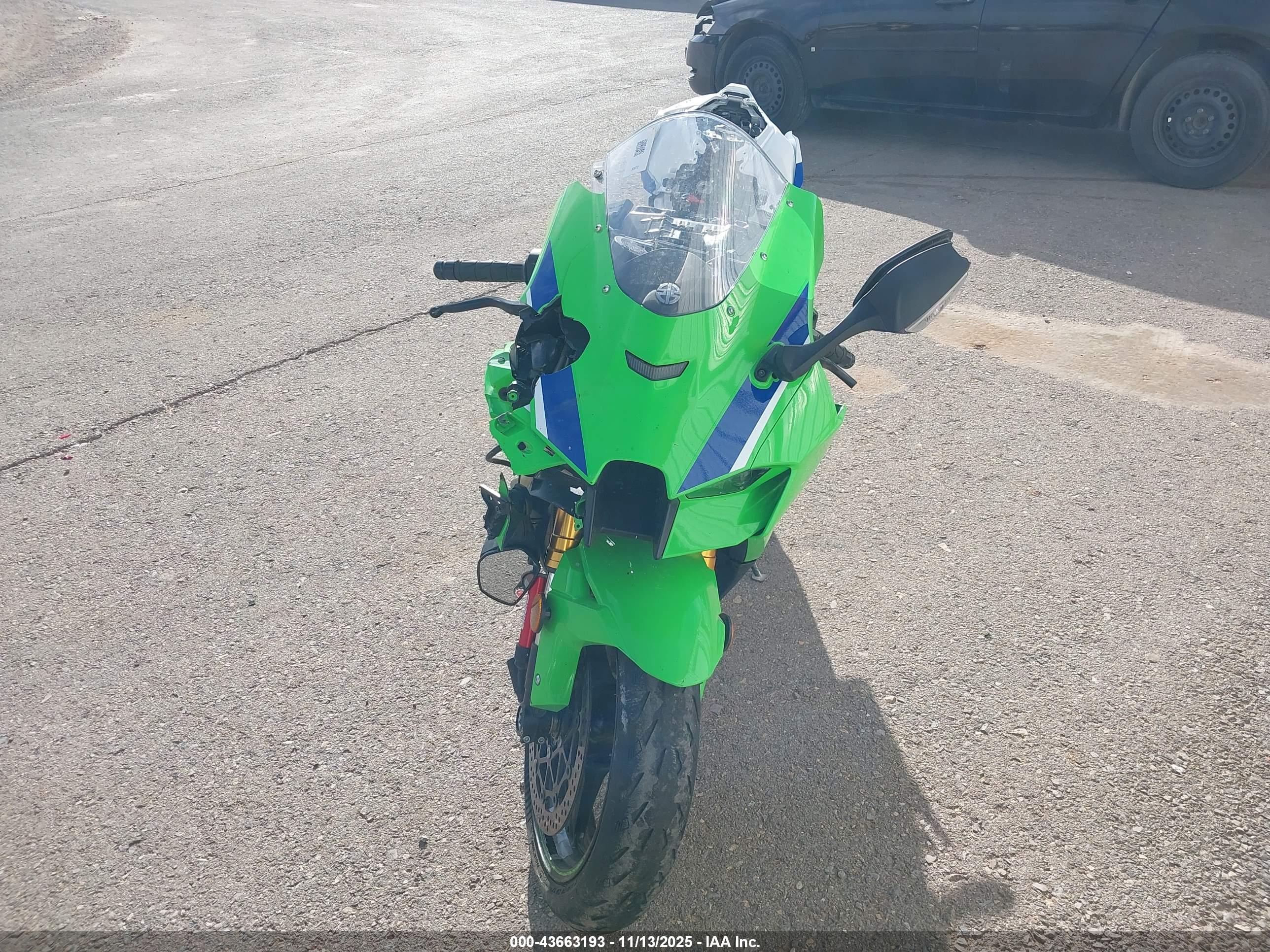 KAWASAKI ZX1002 image 5