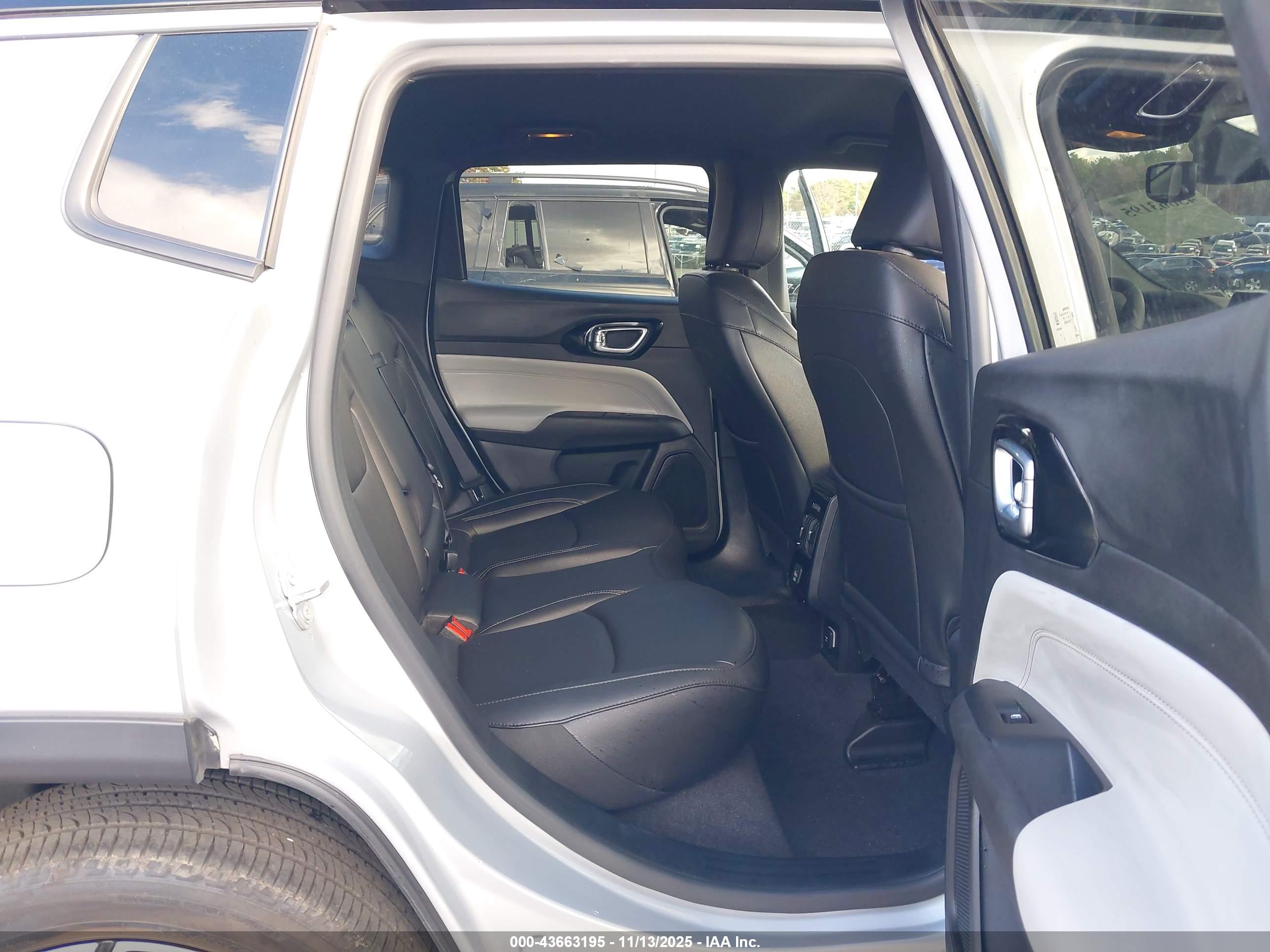 JEEP COMPASS image 8