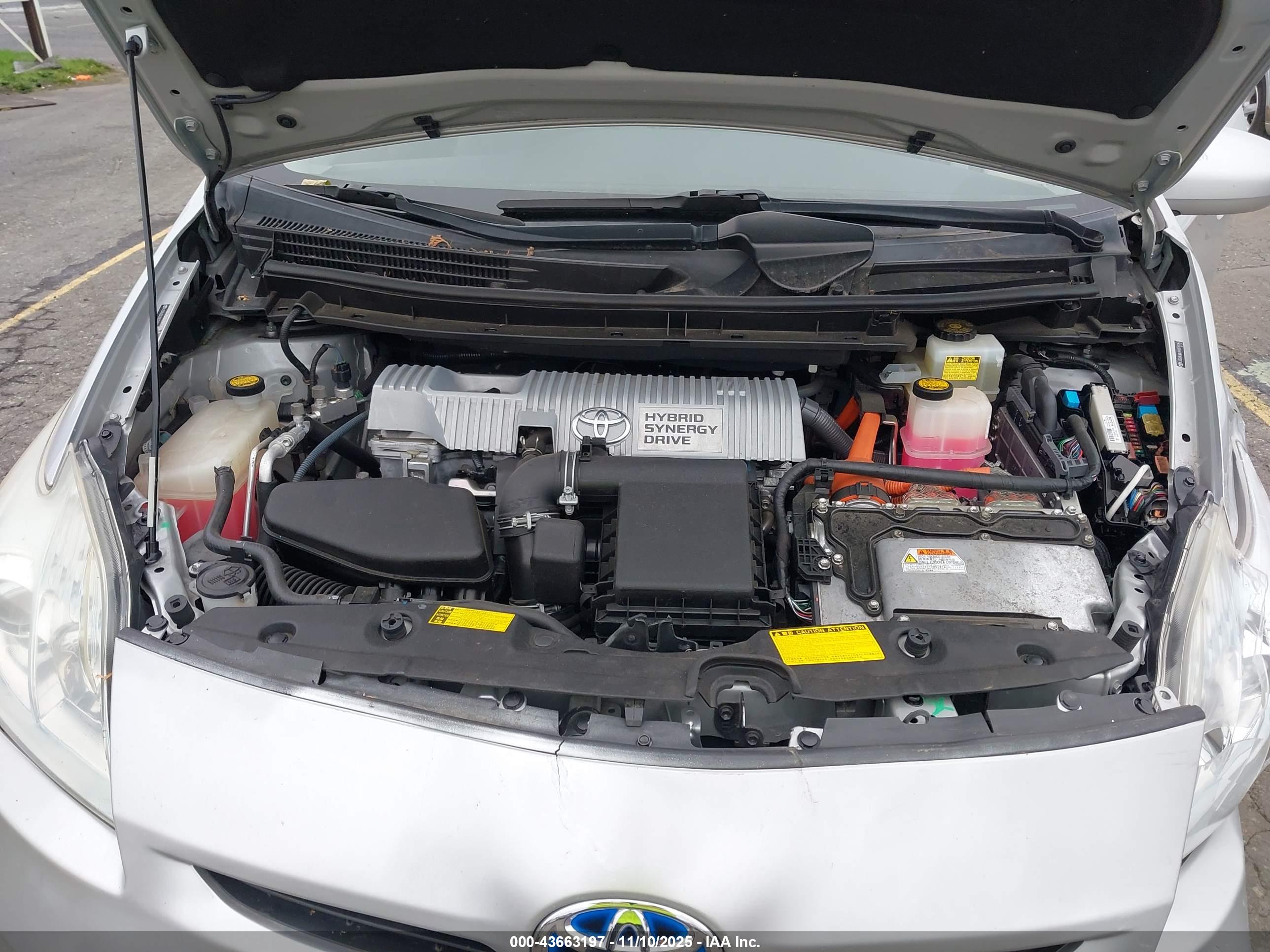 TOYOTA PRIUS image 10