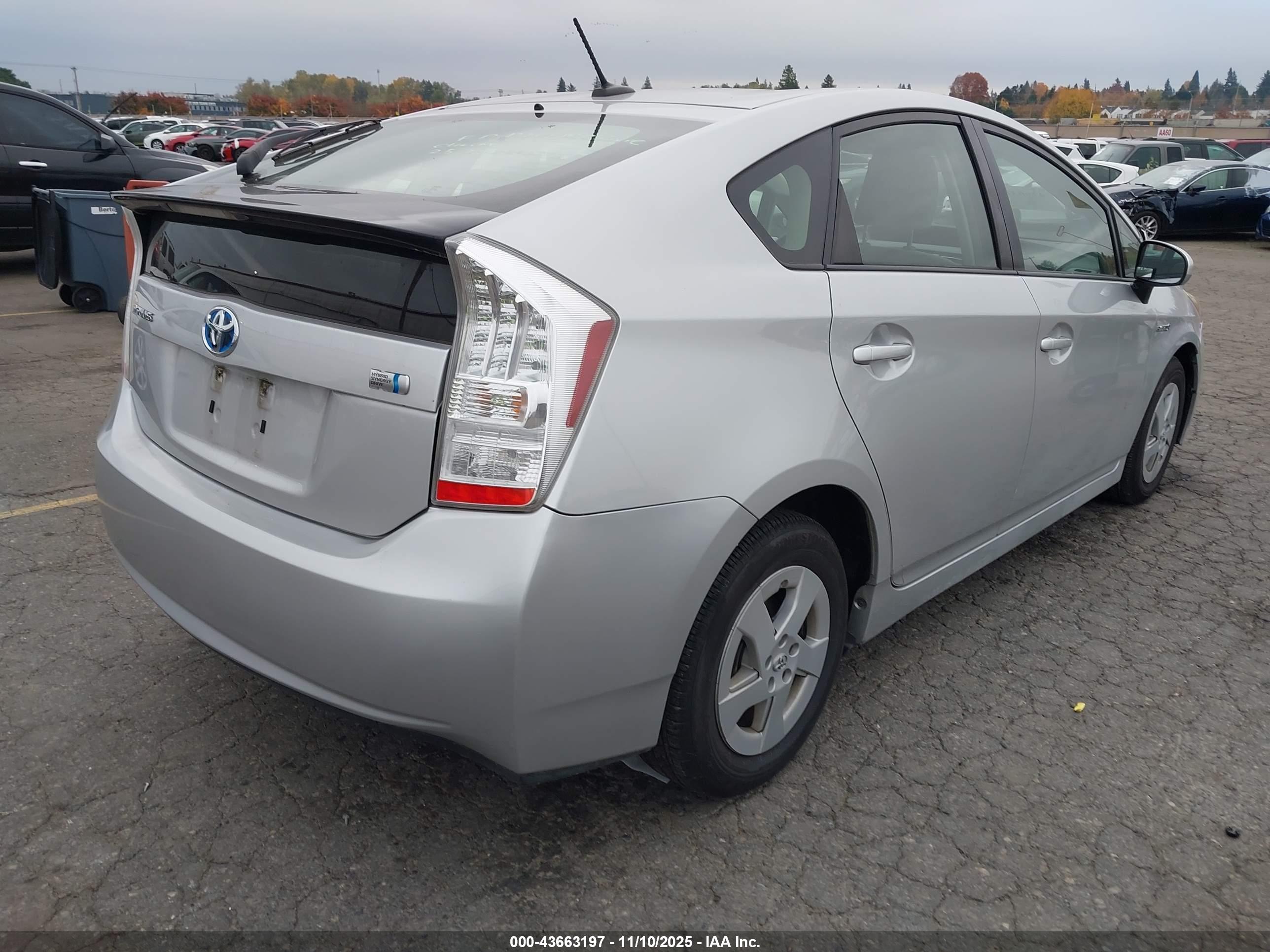 TOYOTA PRIUS image 4