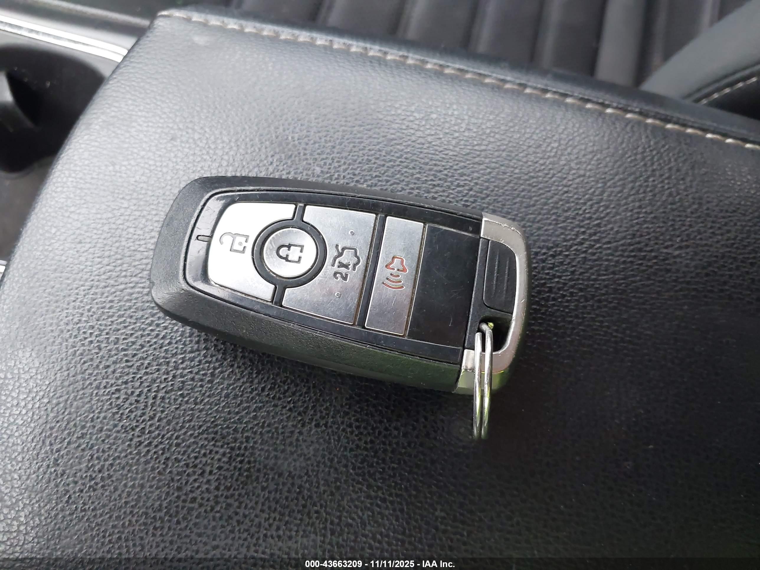 FORD FUSION image 11