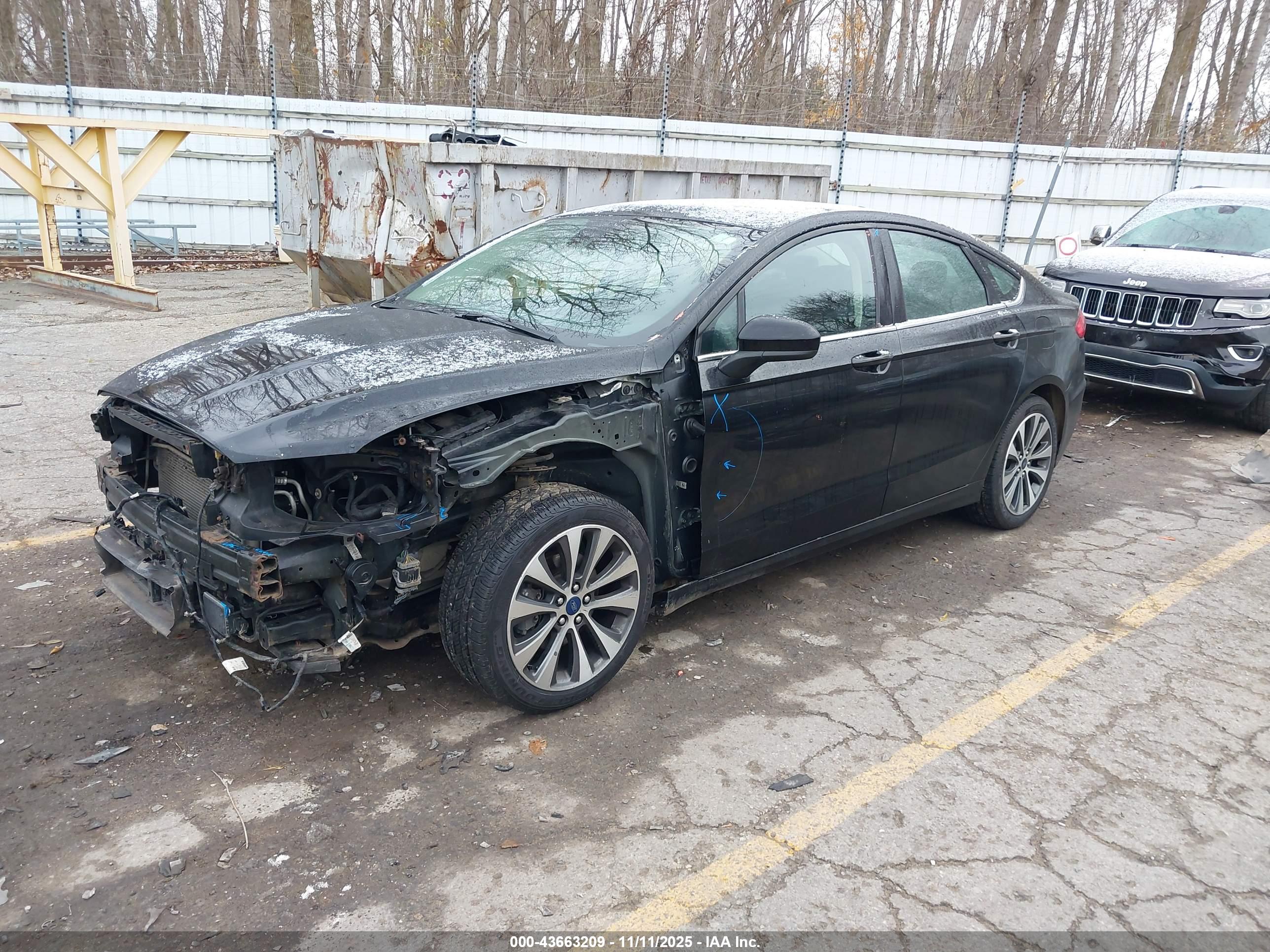 FORD FUSION image 2
