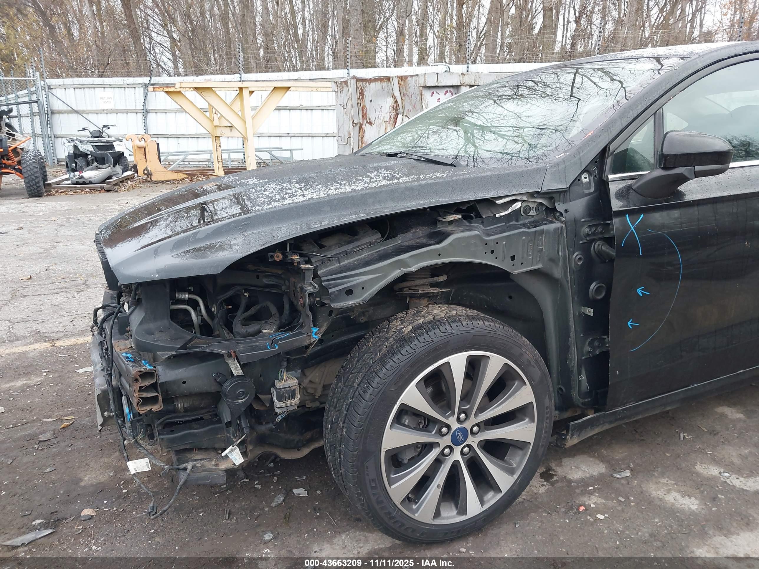 FORD FUSION image 6