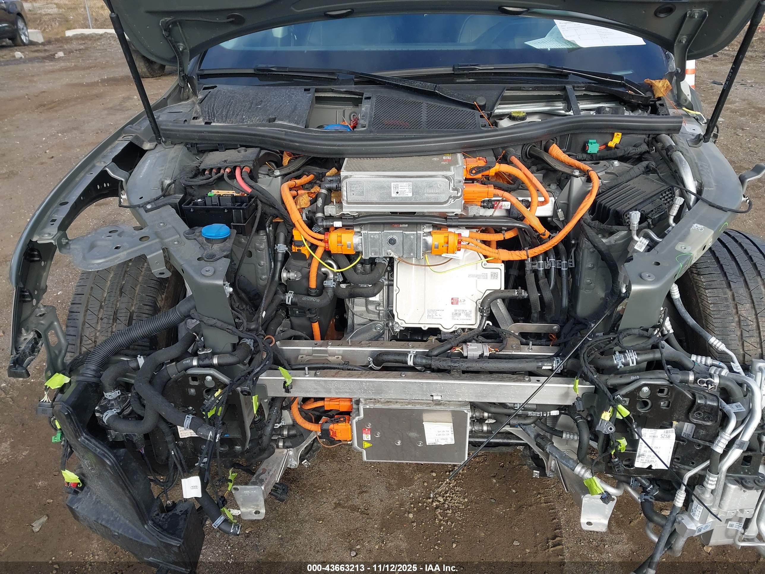 AUDI Q8 image 10