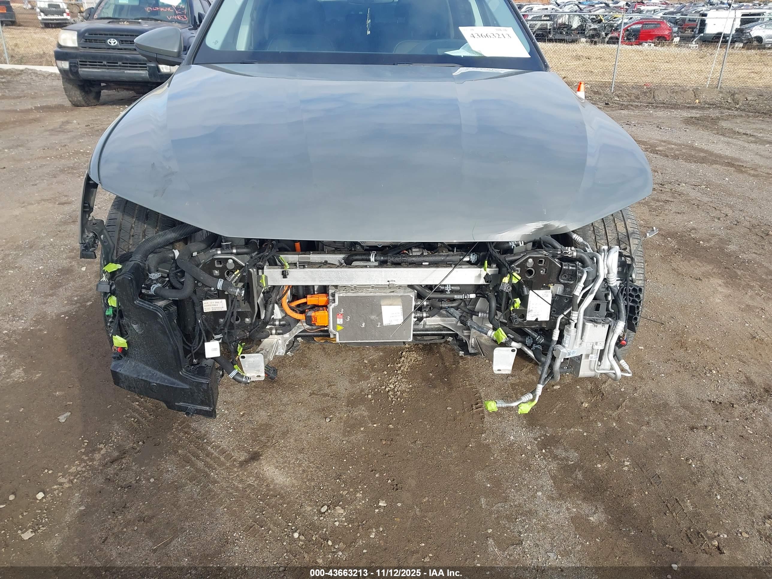 AUDI Q8 image 6