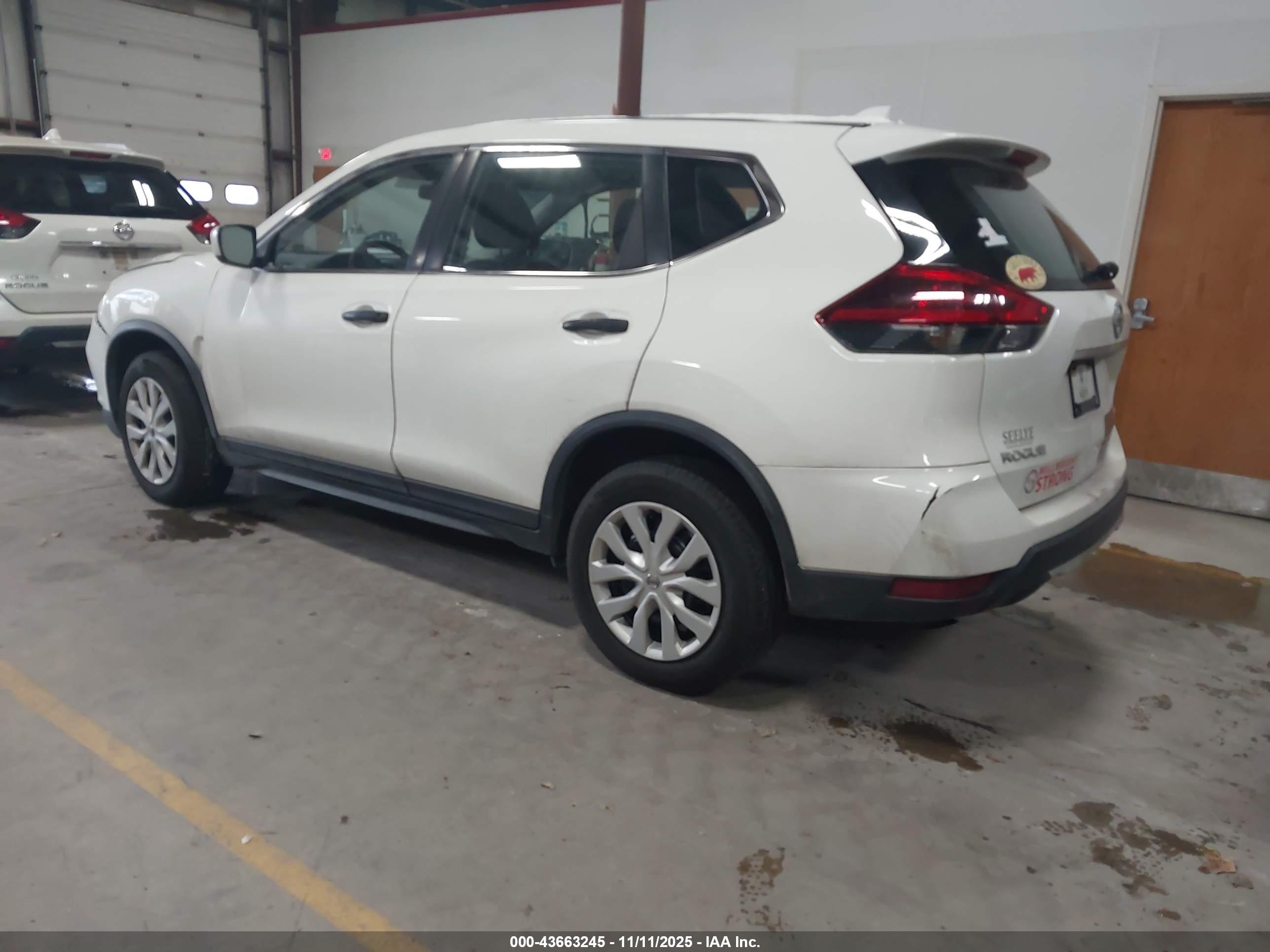 NISSAN ROGUE image 3