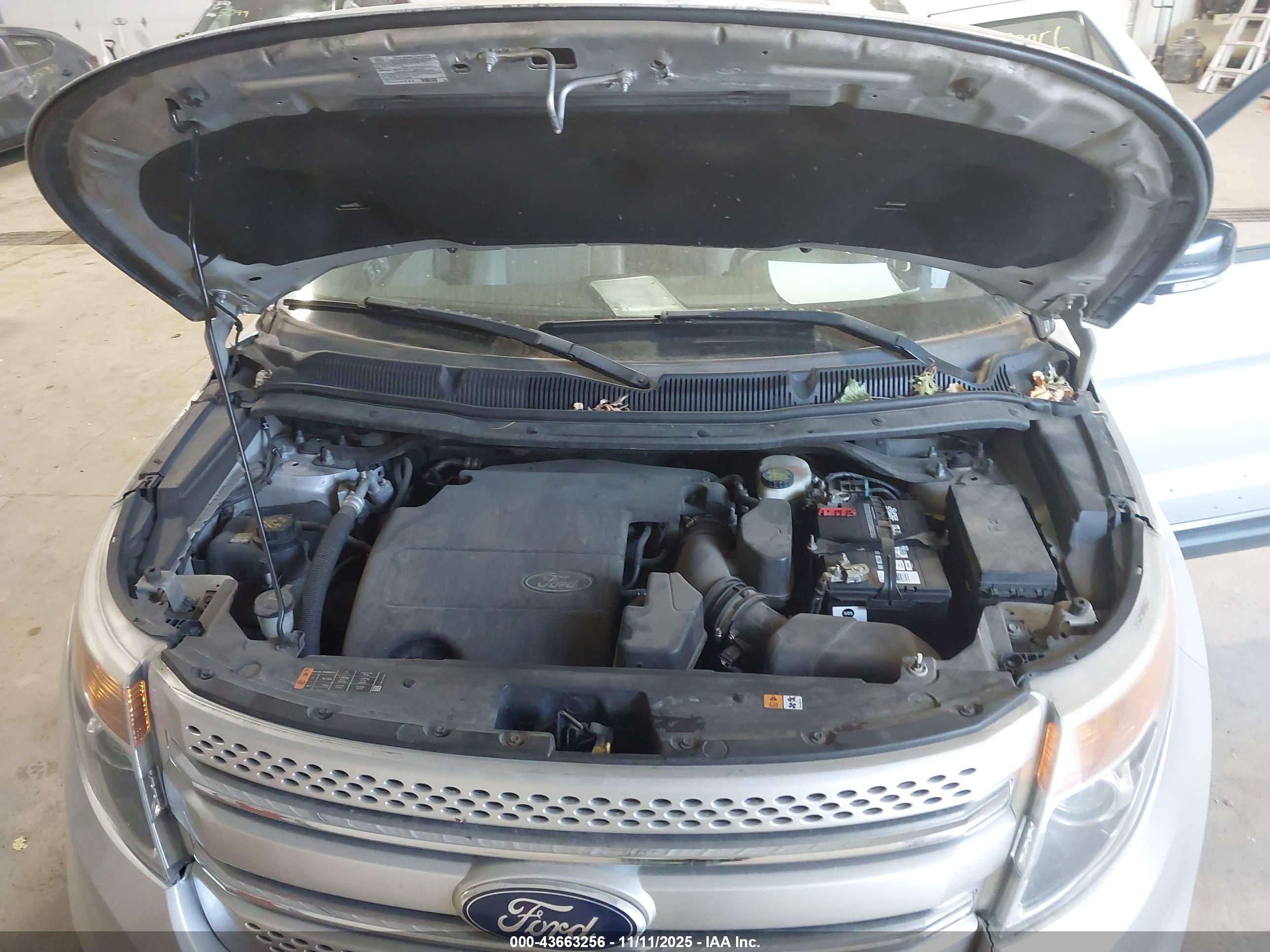 FORD EXPLORER image 10
