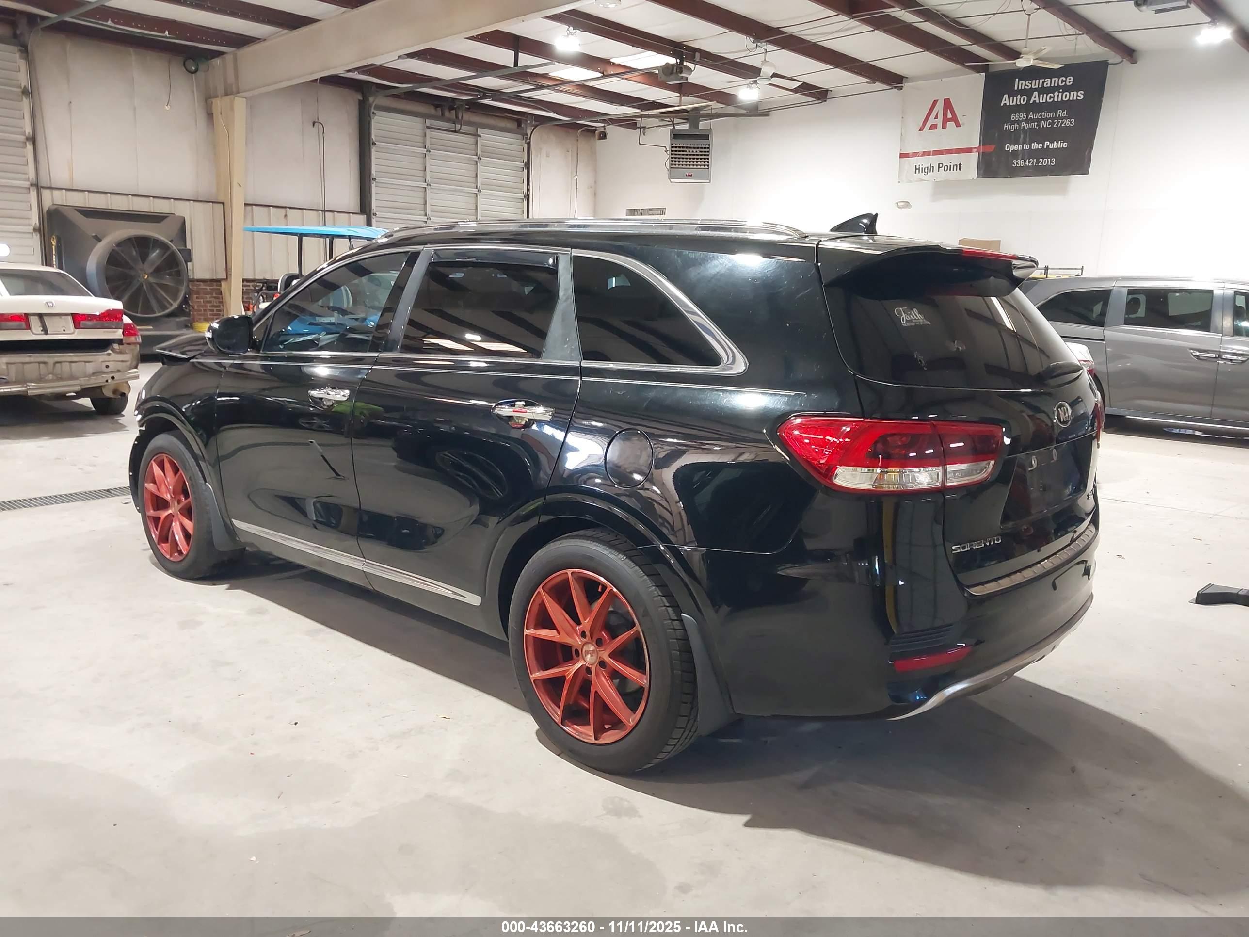 KIA SORENTO image 3