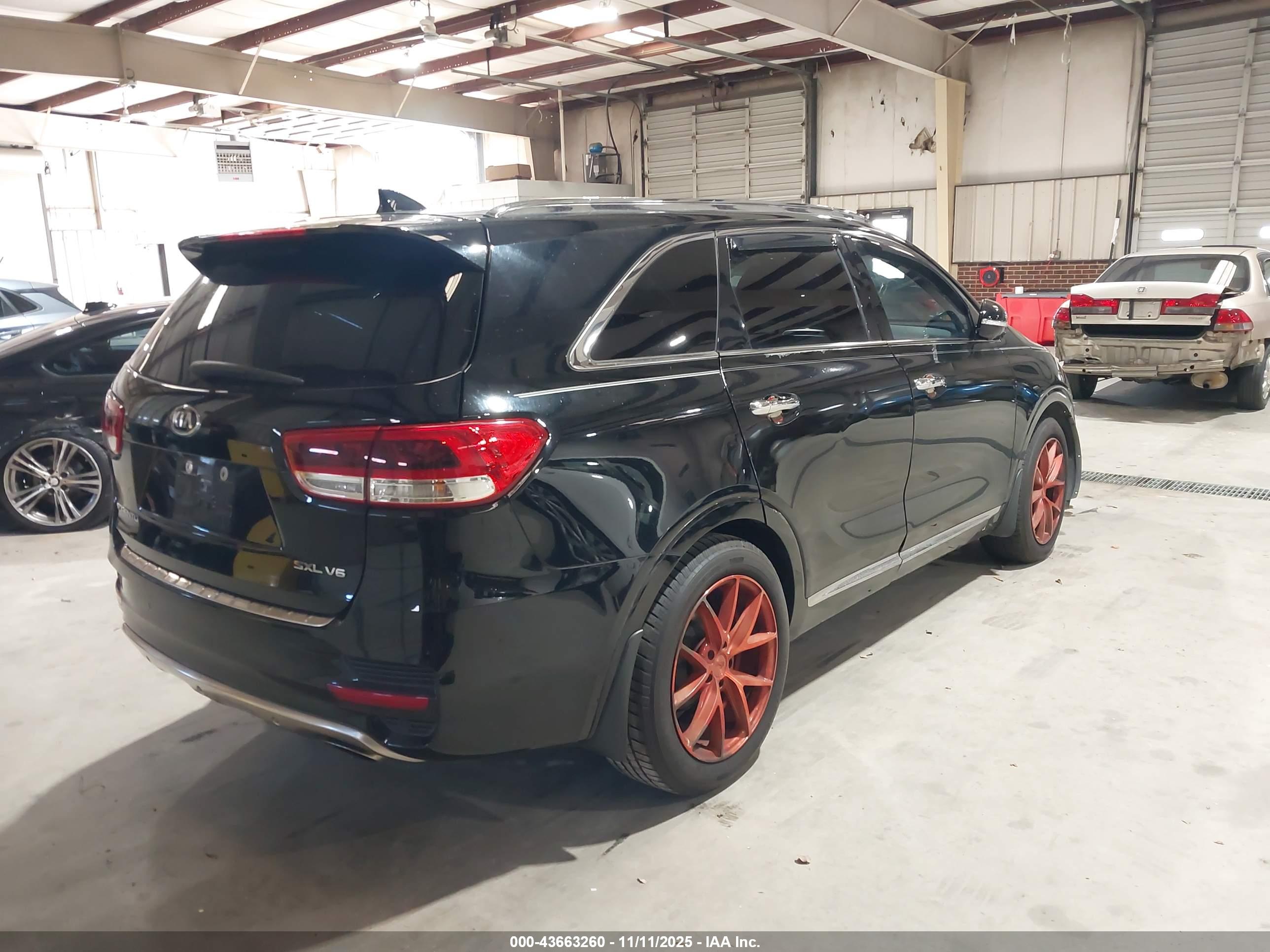 KIA SORENTO image 4
