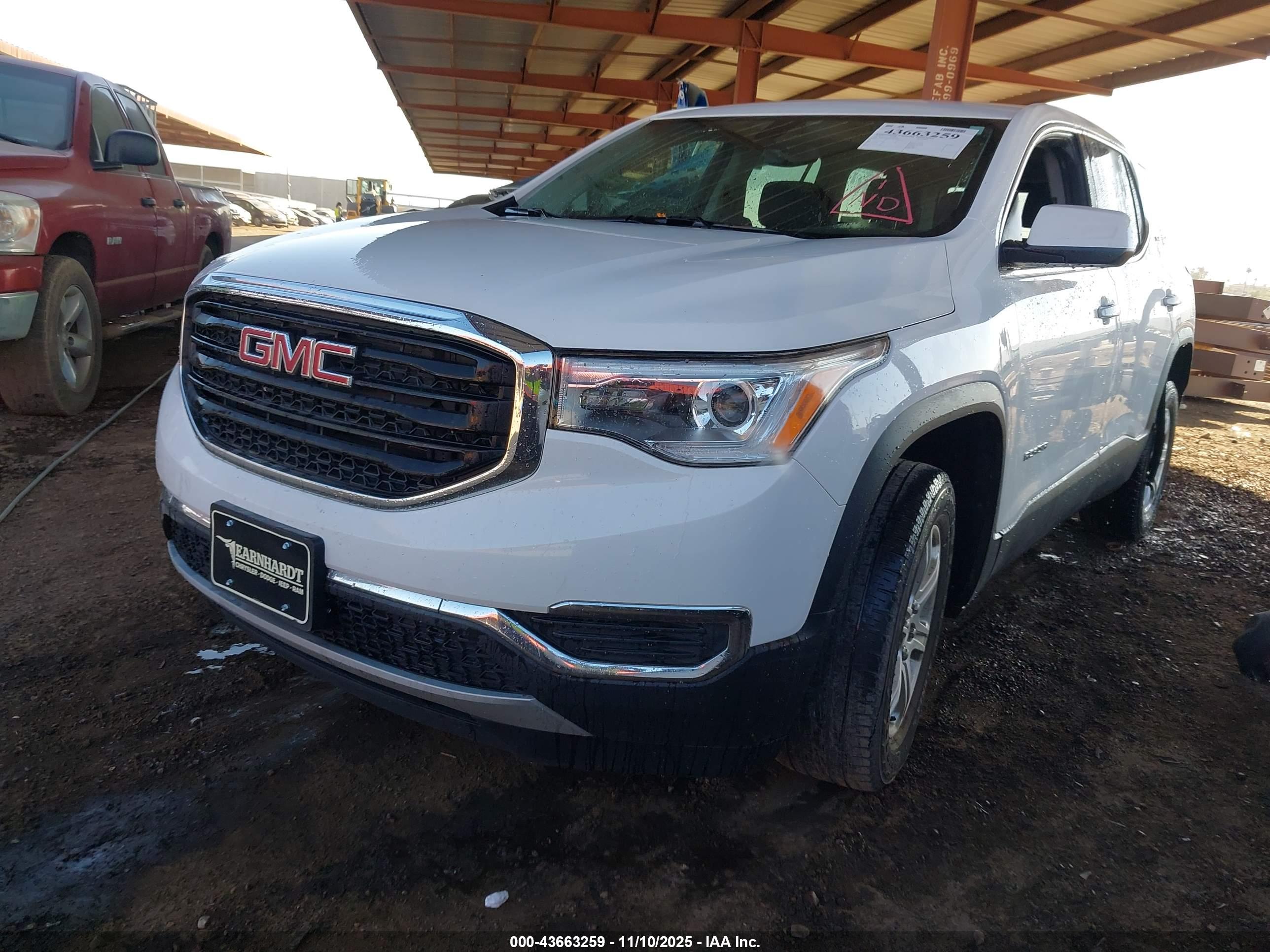 GMC ACADIA image 2