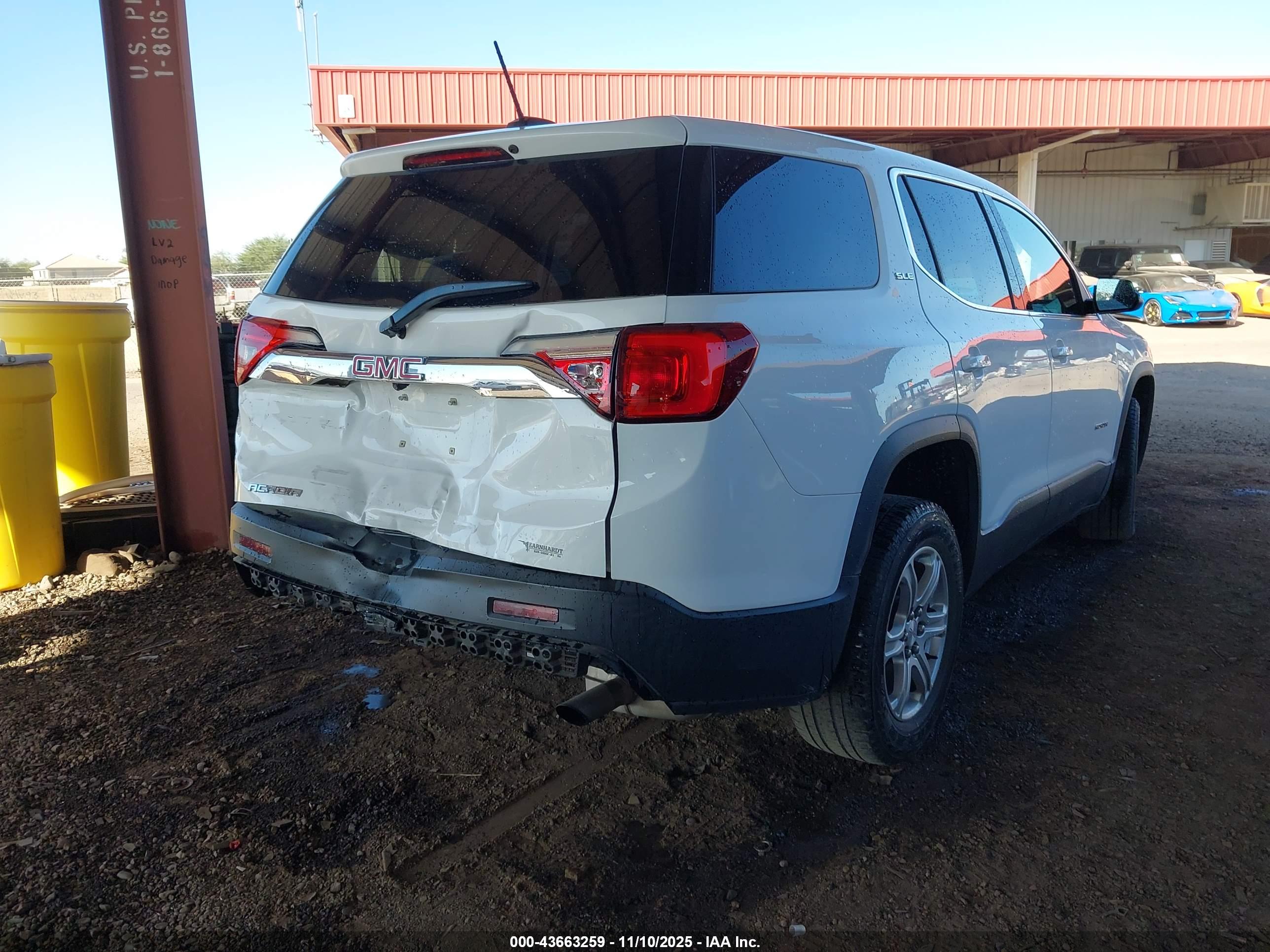 GMC ACADIA image 4