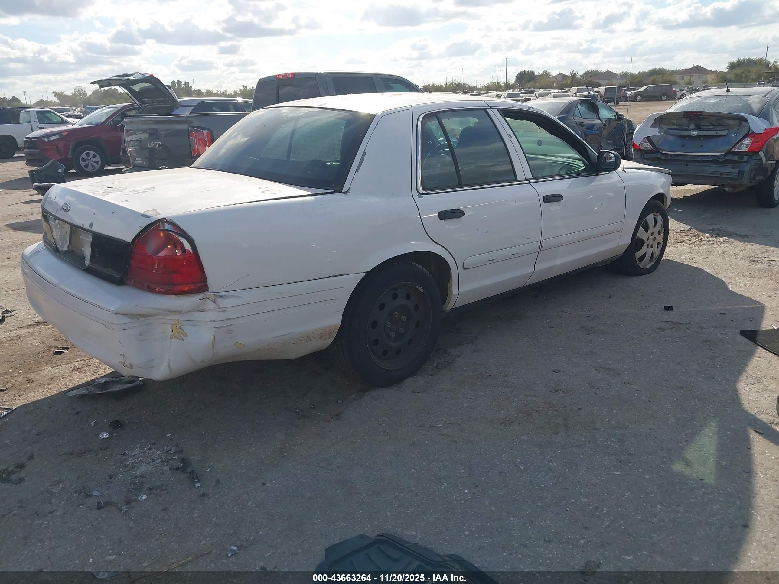 FORD CROWN image 4