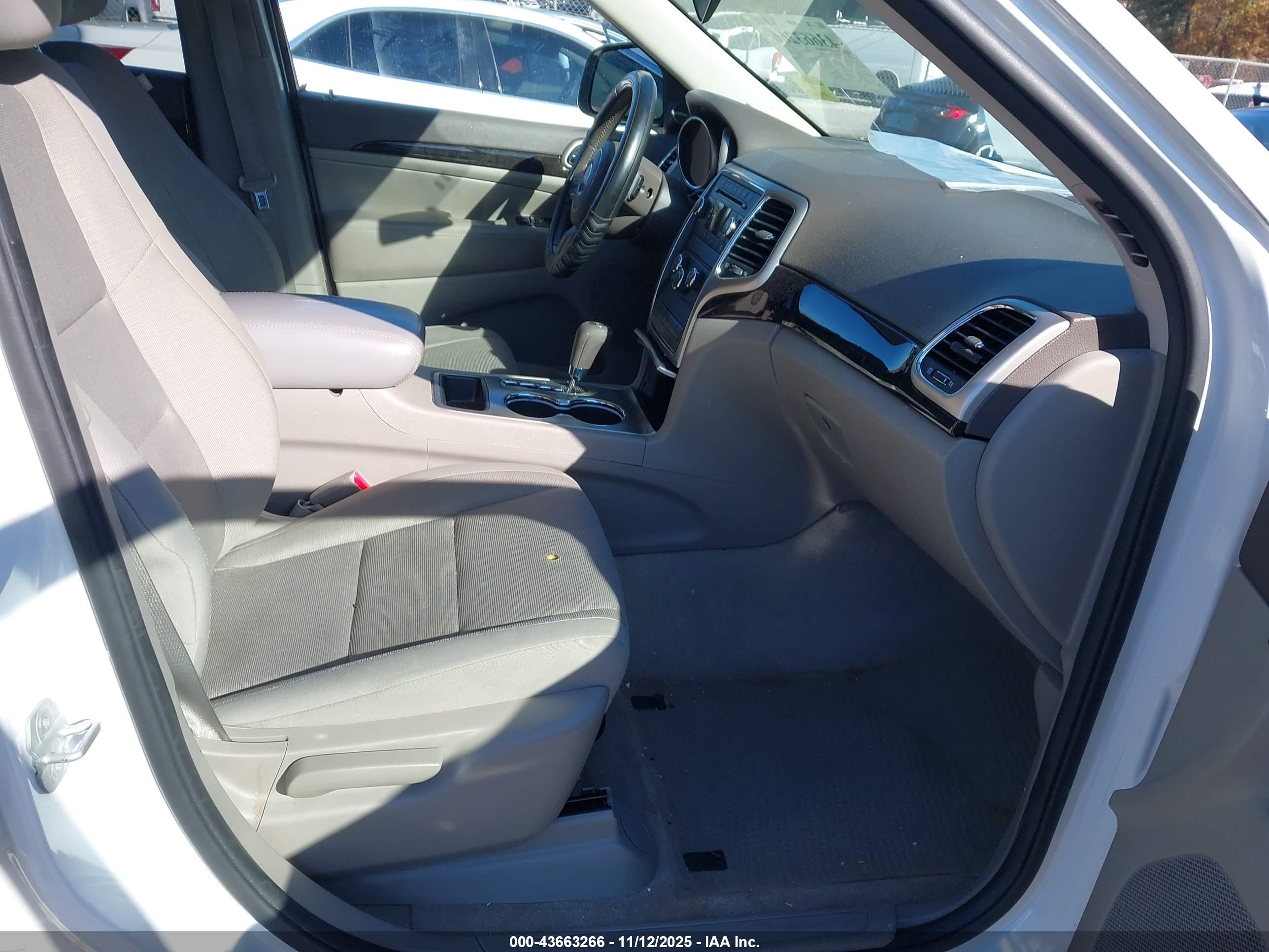 JEEP GRAND image 5