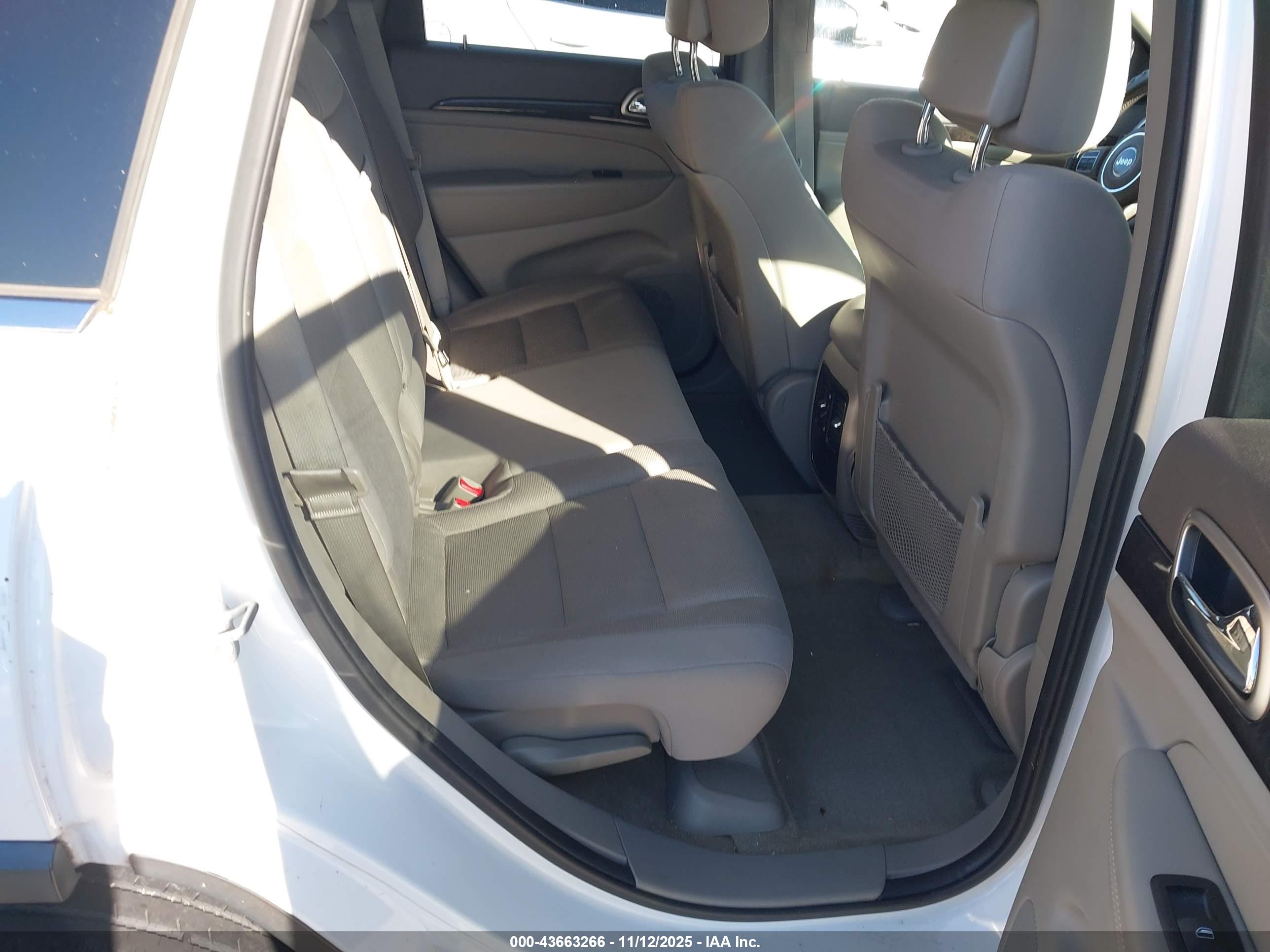 JEEP GRAND image 8