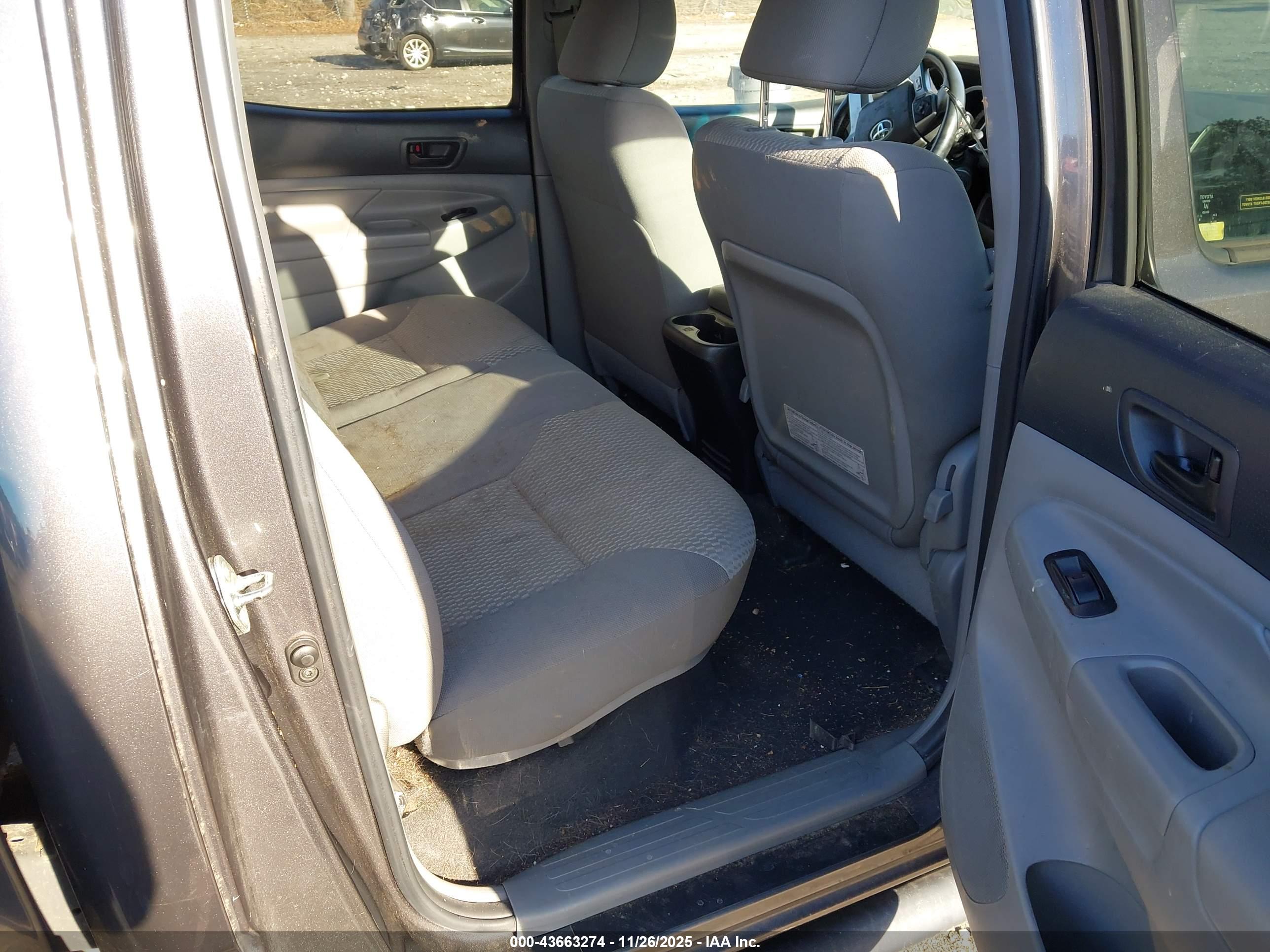 TOYOTA TACOMA image 8