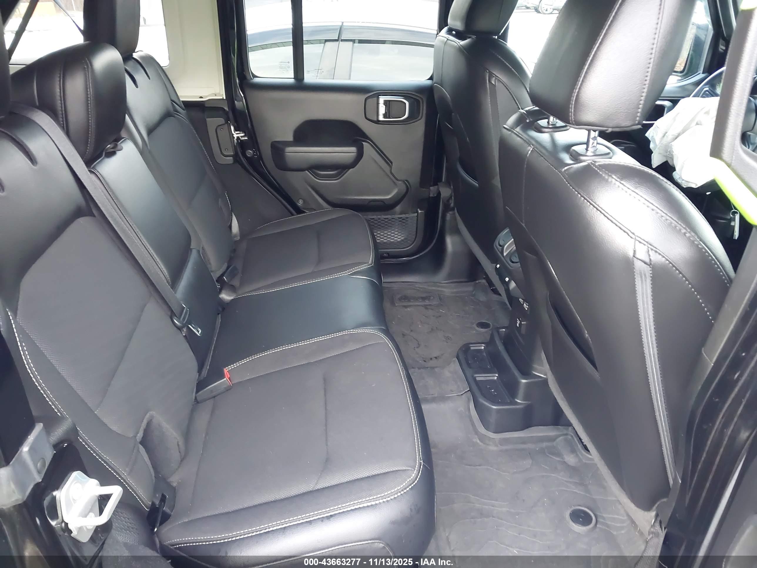 JEEP WRANGLER image 8