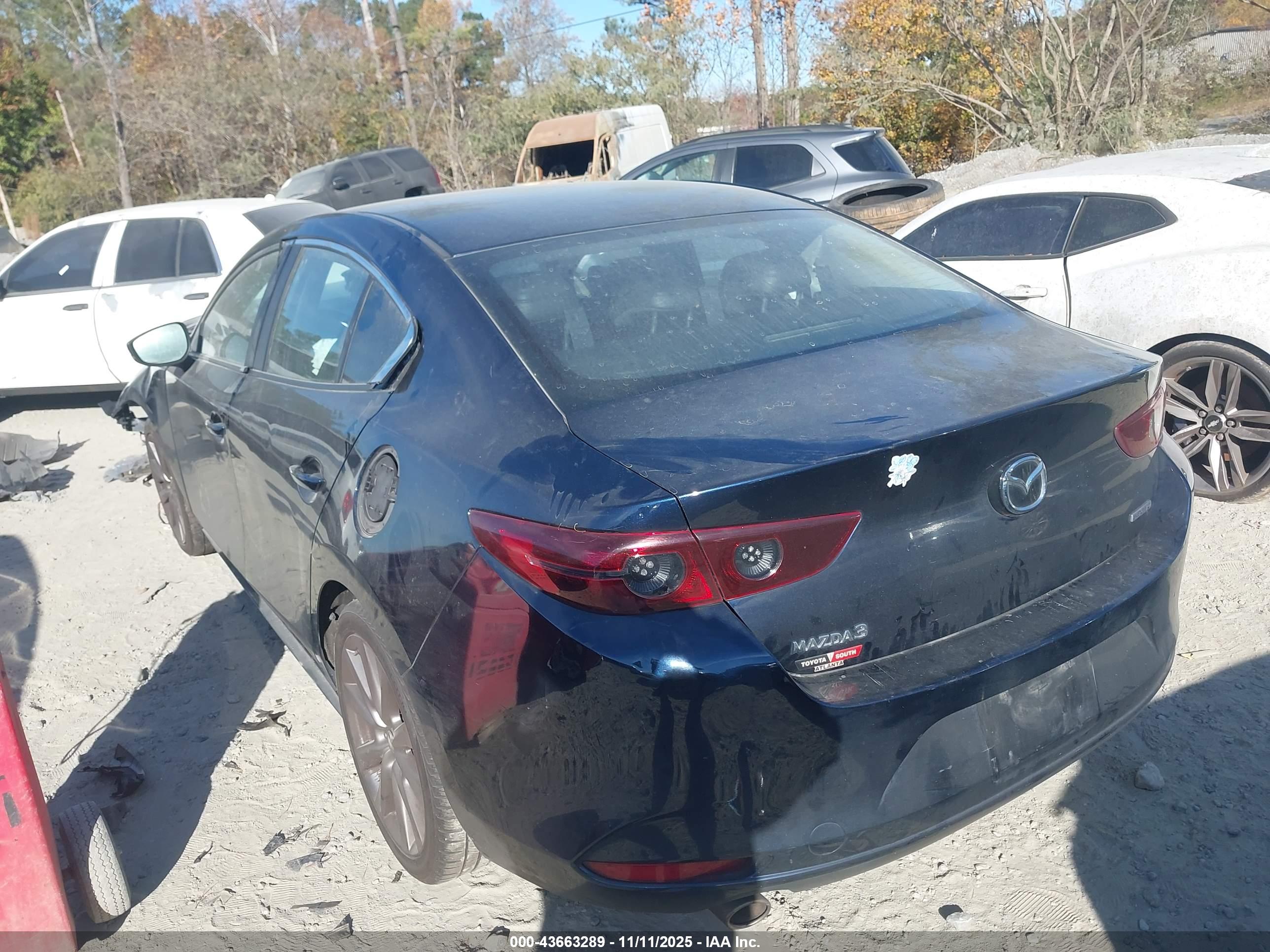 MAZDA MAZDA3 image 3
