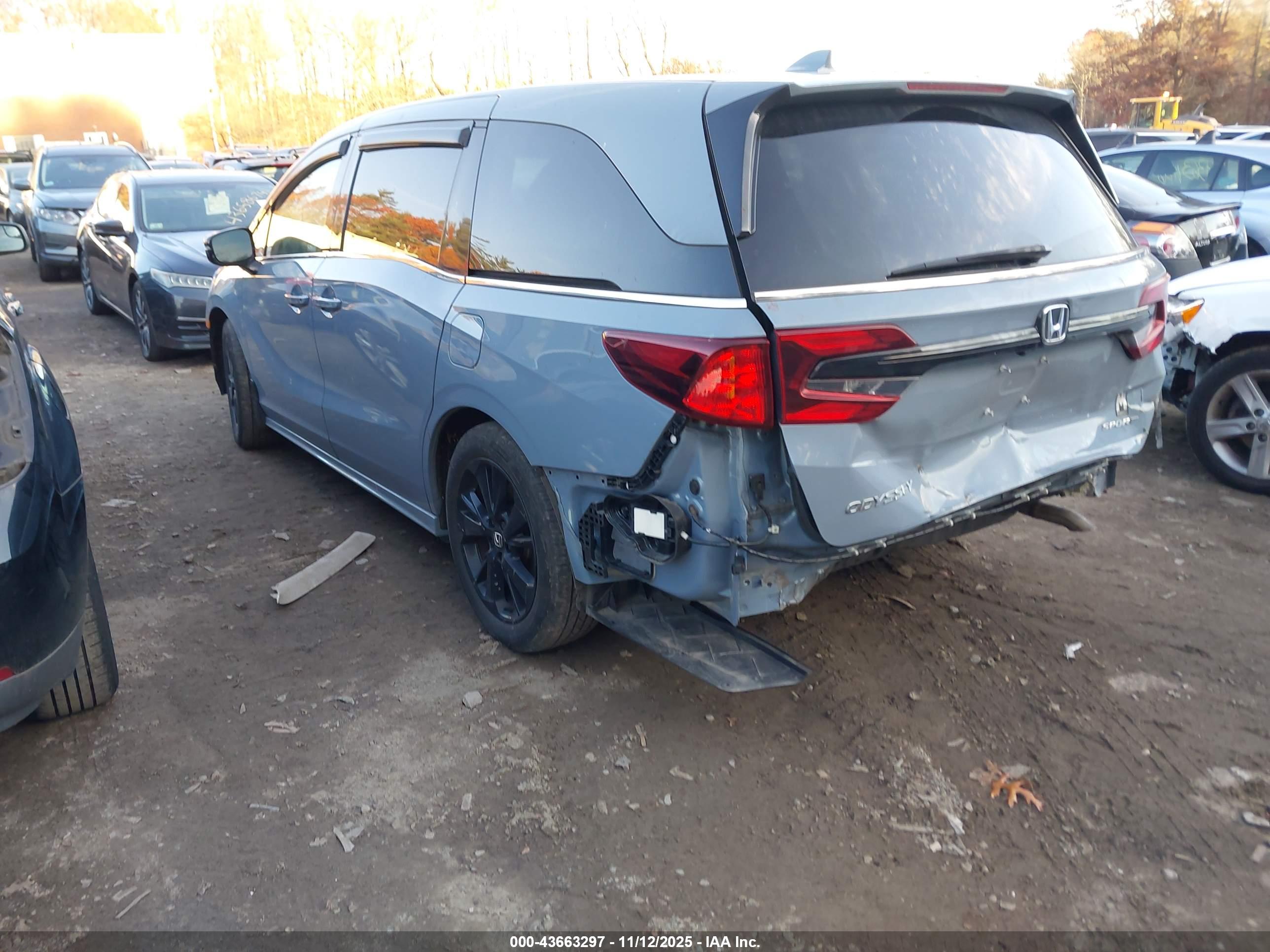 HONDA ODYSSEY image 3
