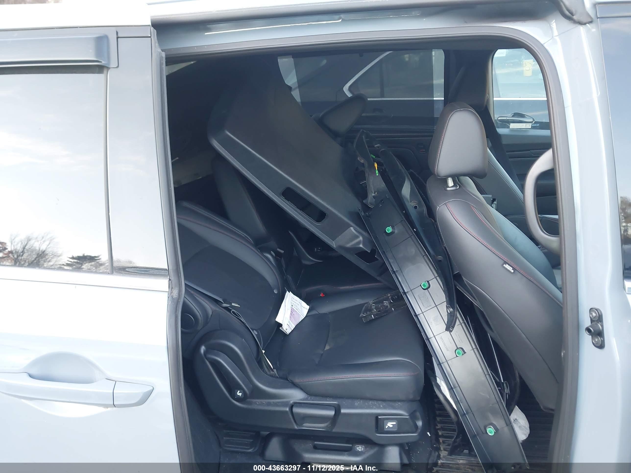 HONDA ODYSSEY image 8
