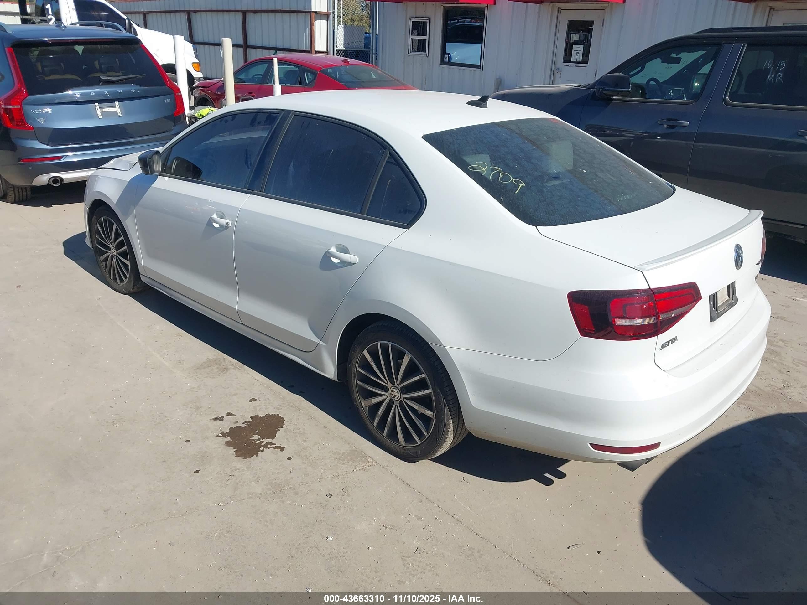 VOLKSWAGEN JETTA image 3