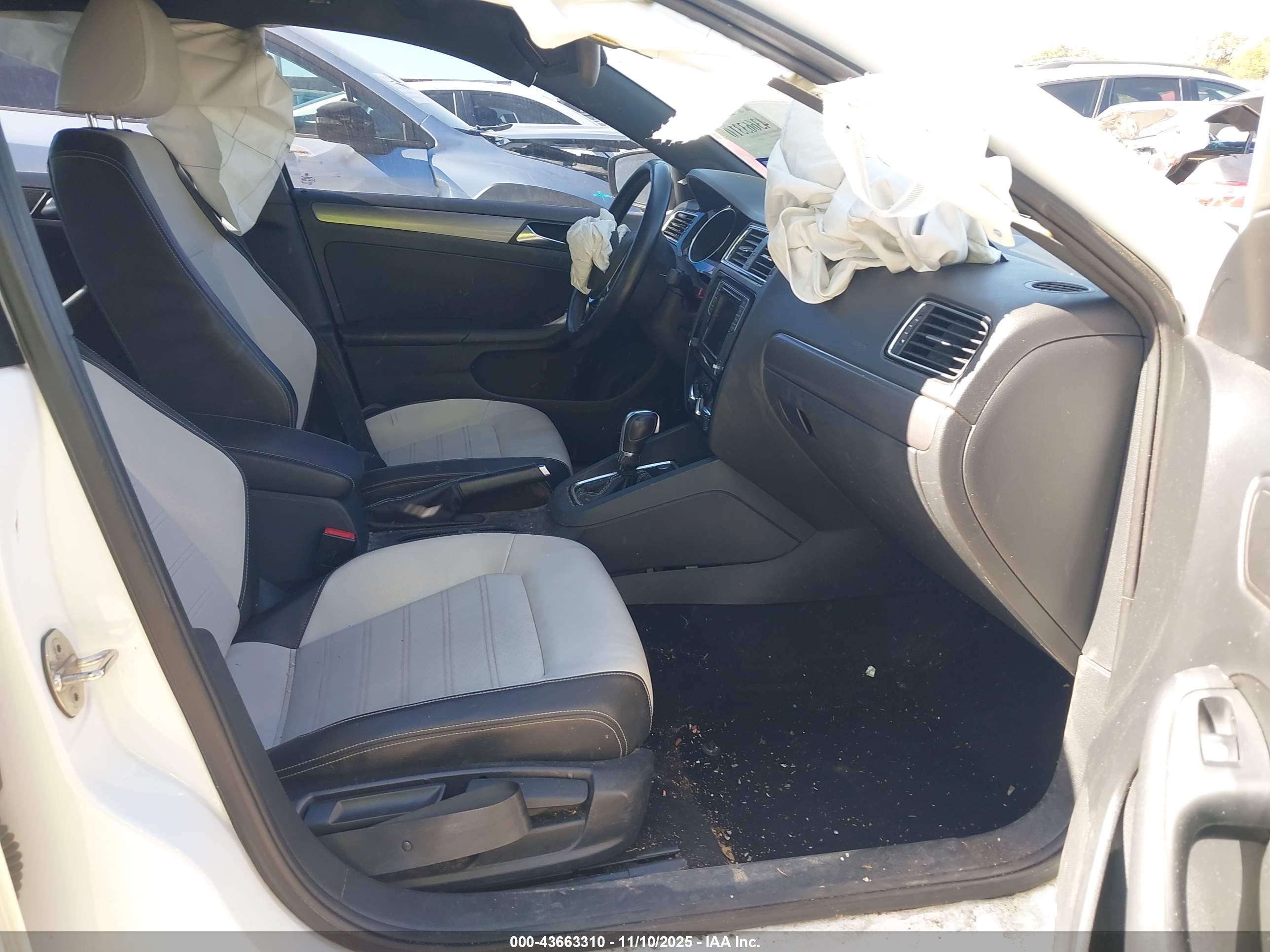 VOLKSWAGEN JETTA image 5