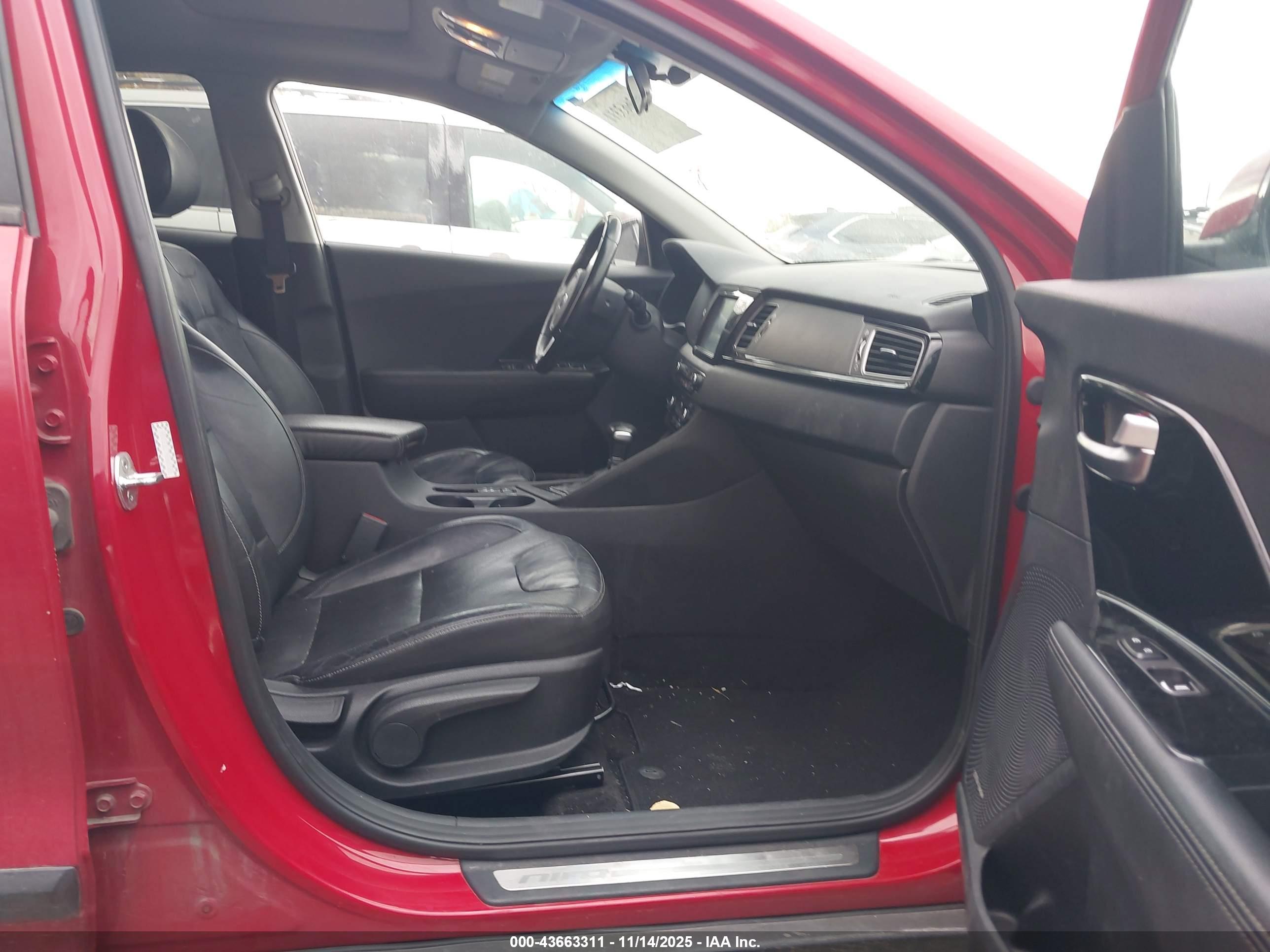 KIA NIRO image 5