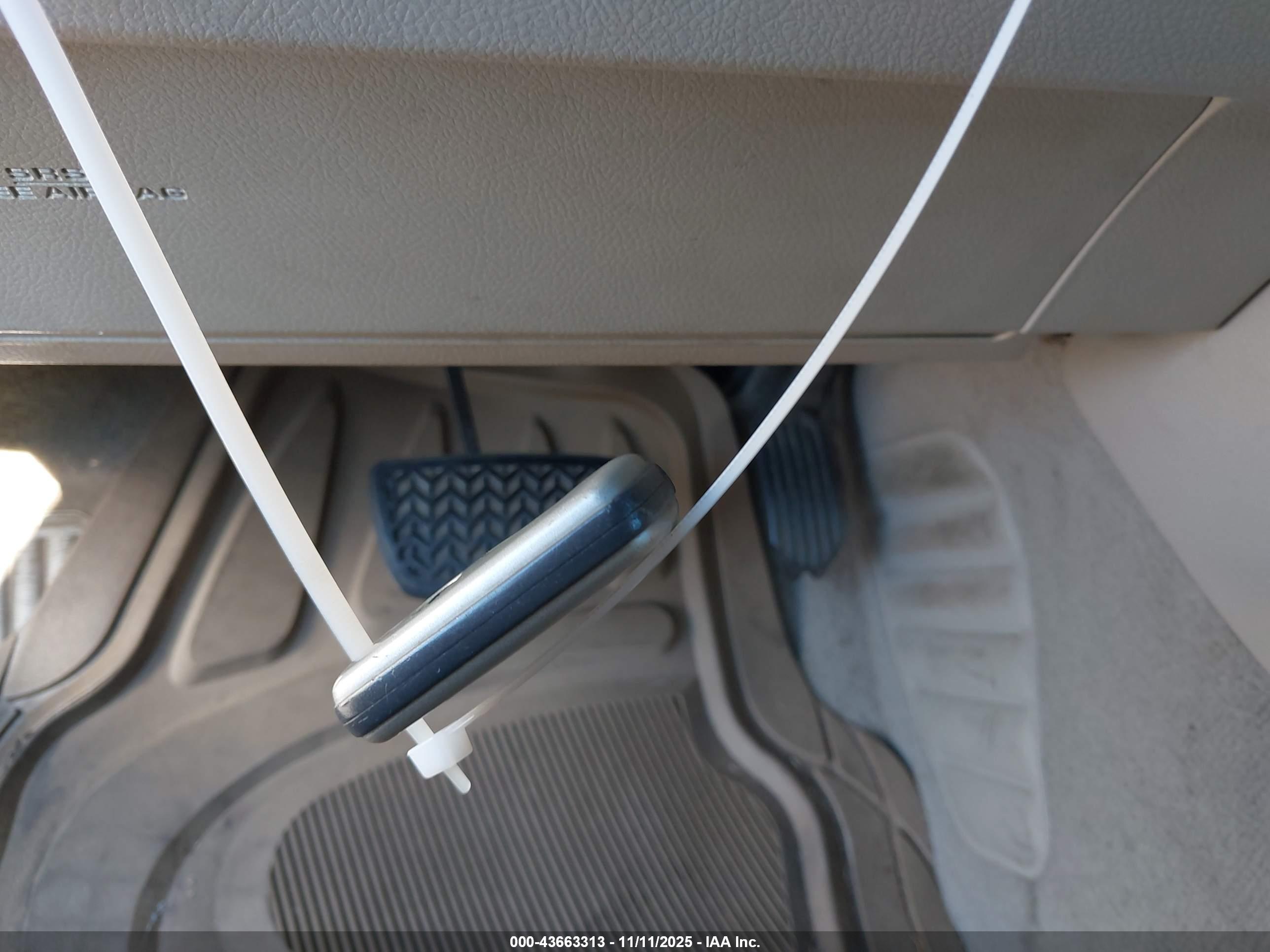 TOYOTA CAMRY image 11