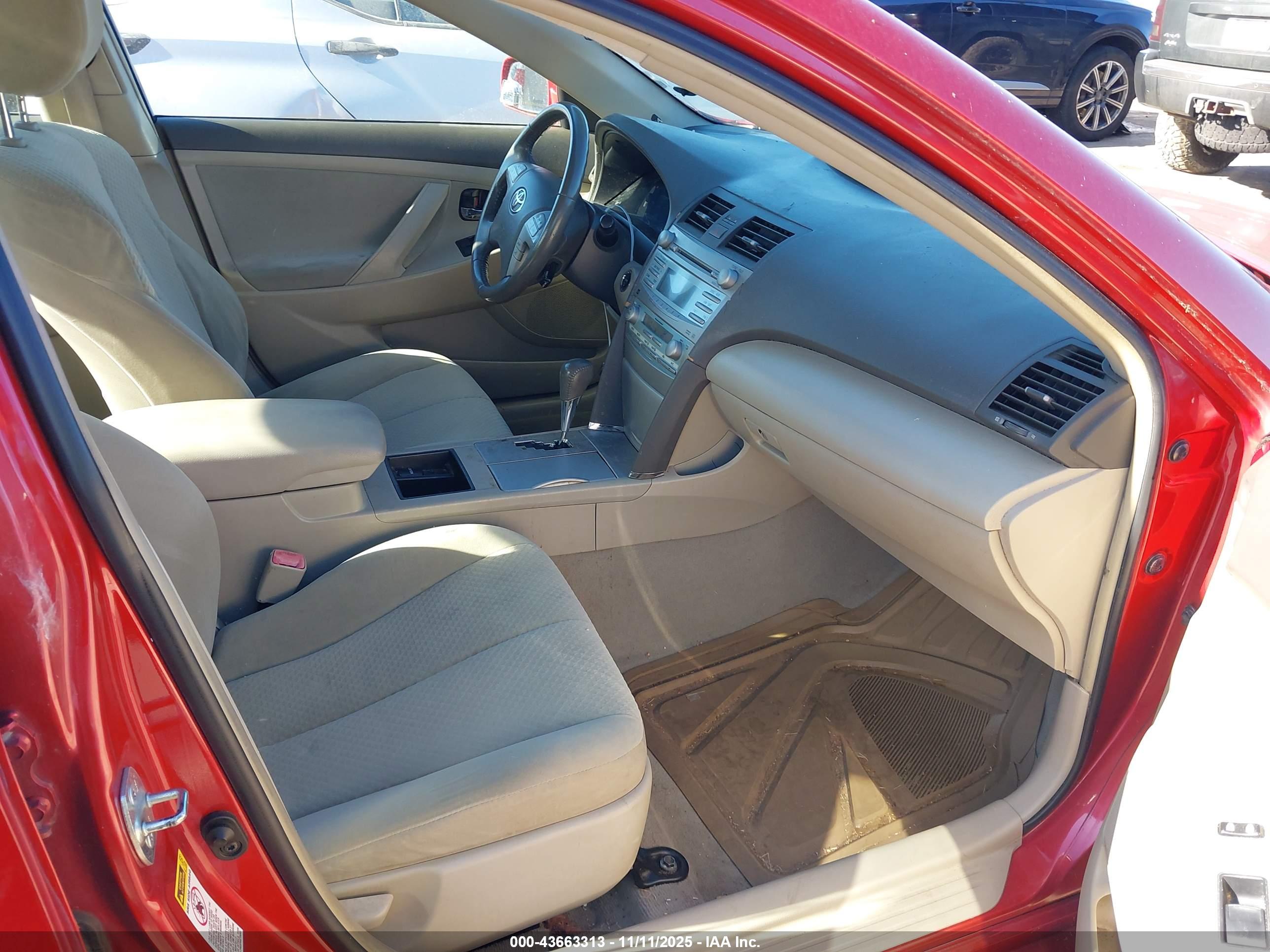 TOYOTA CAMRY image 5