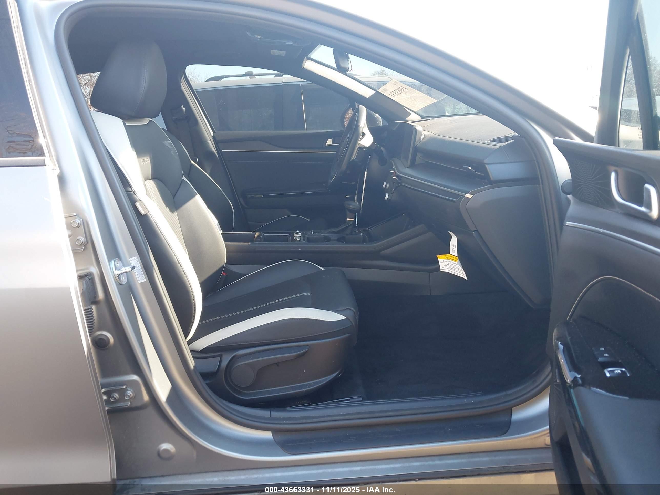 KIA K5 image 5