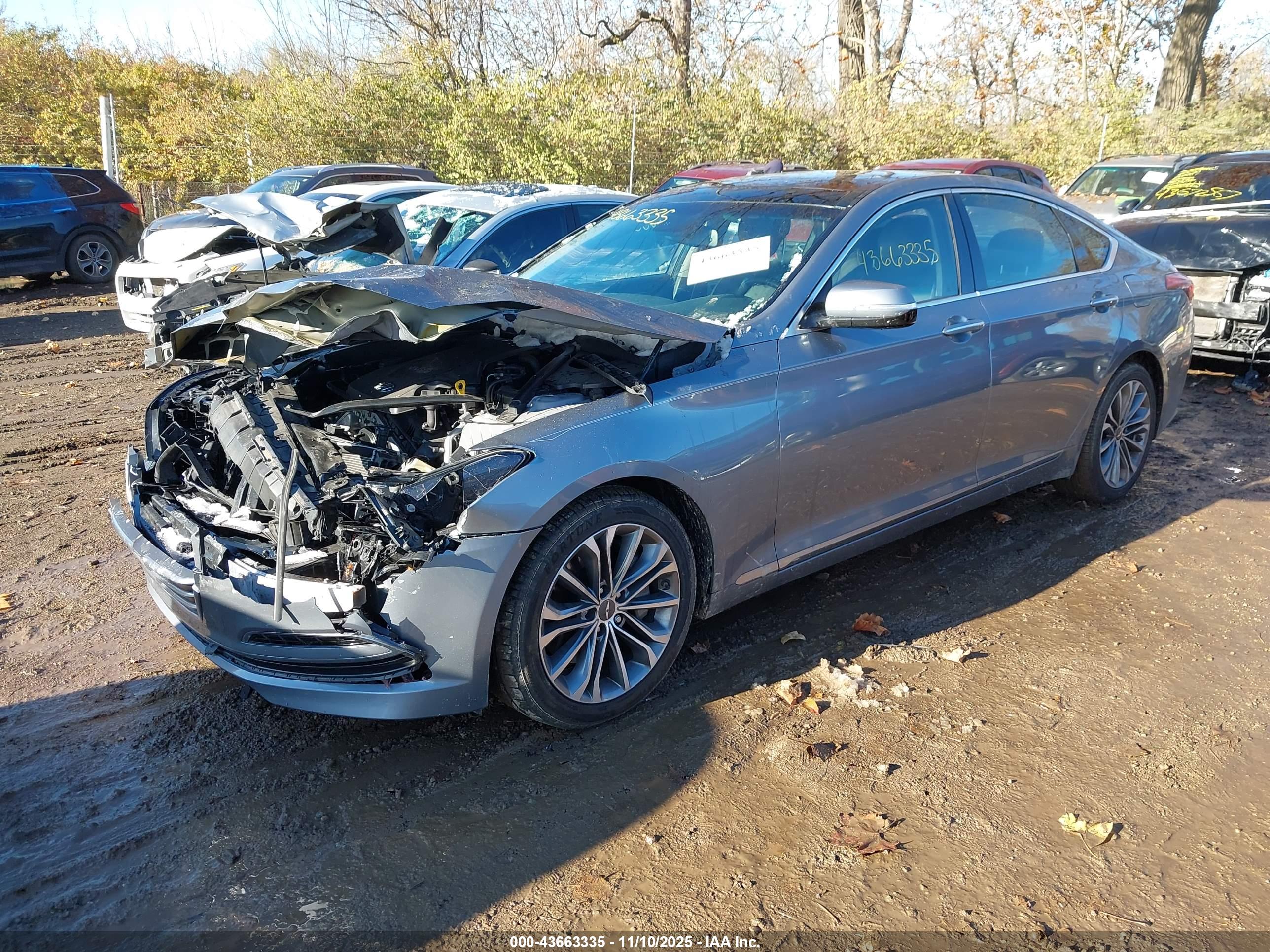 HYUNDAI GENESIS image 2
