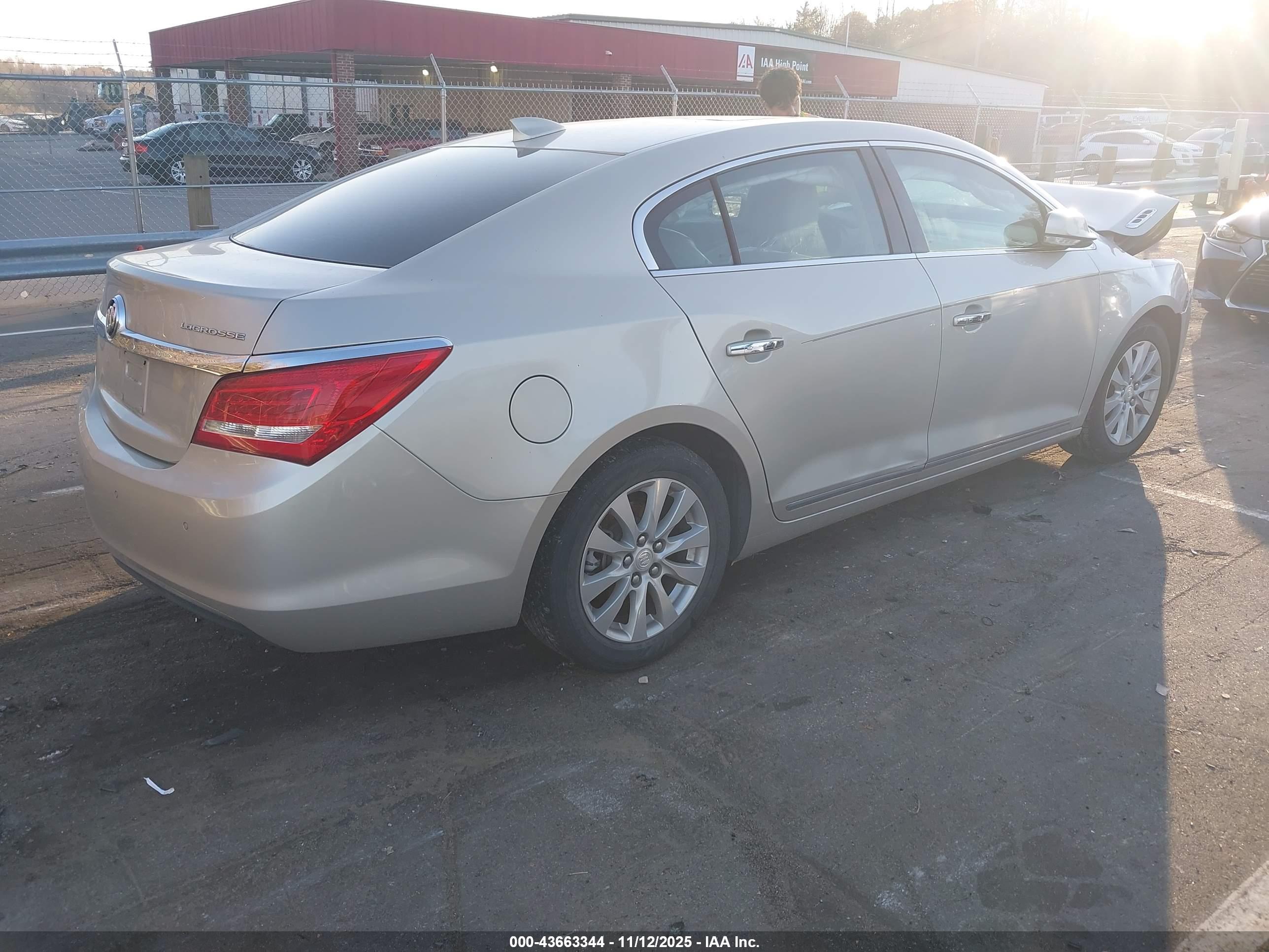 BUICK LACROSSE image 4