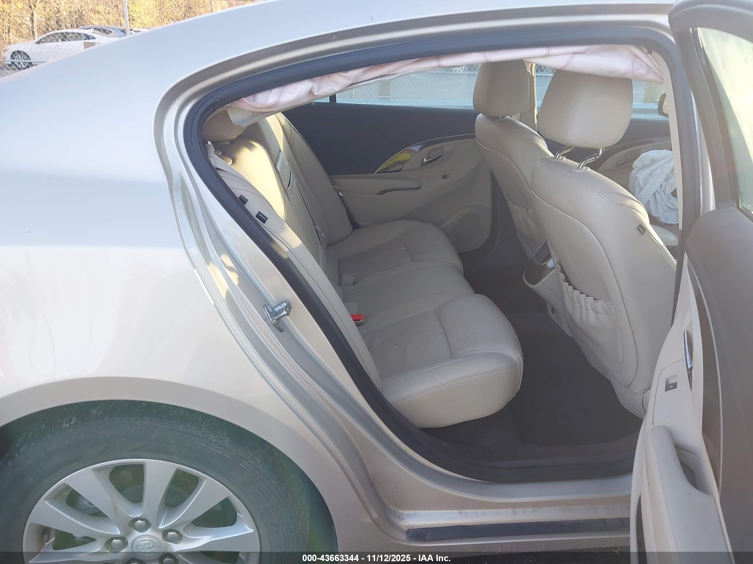 BUICK LACROSSE image 8