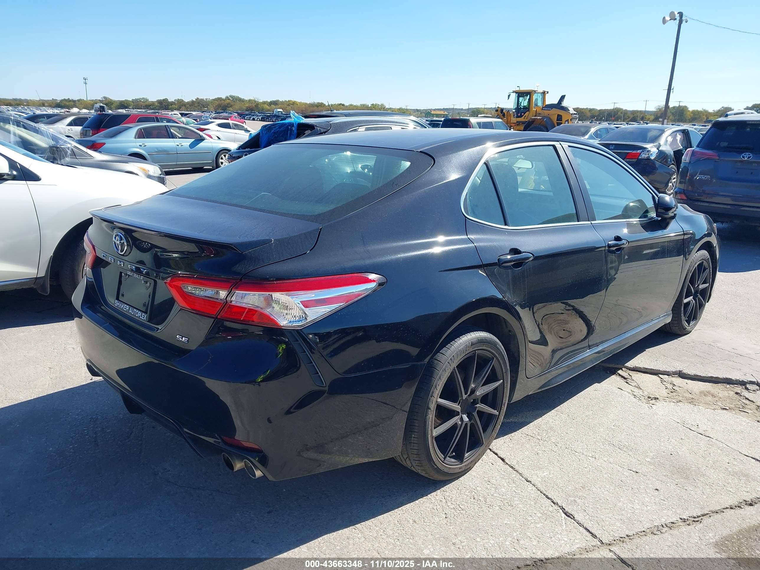 TOYOTA CAMRY image 4