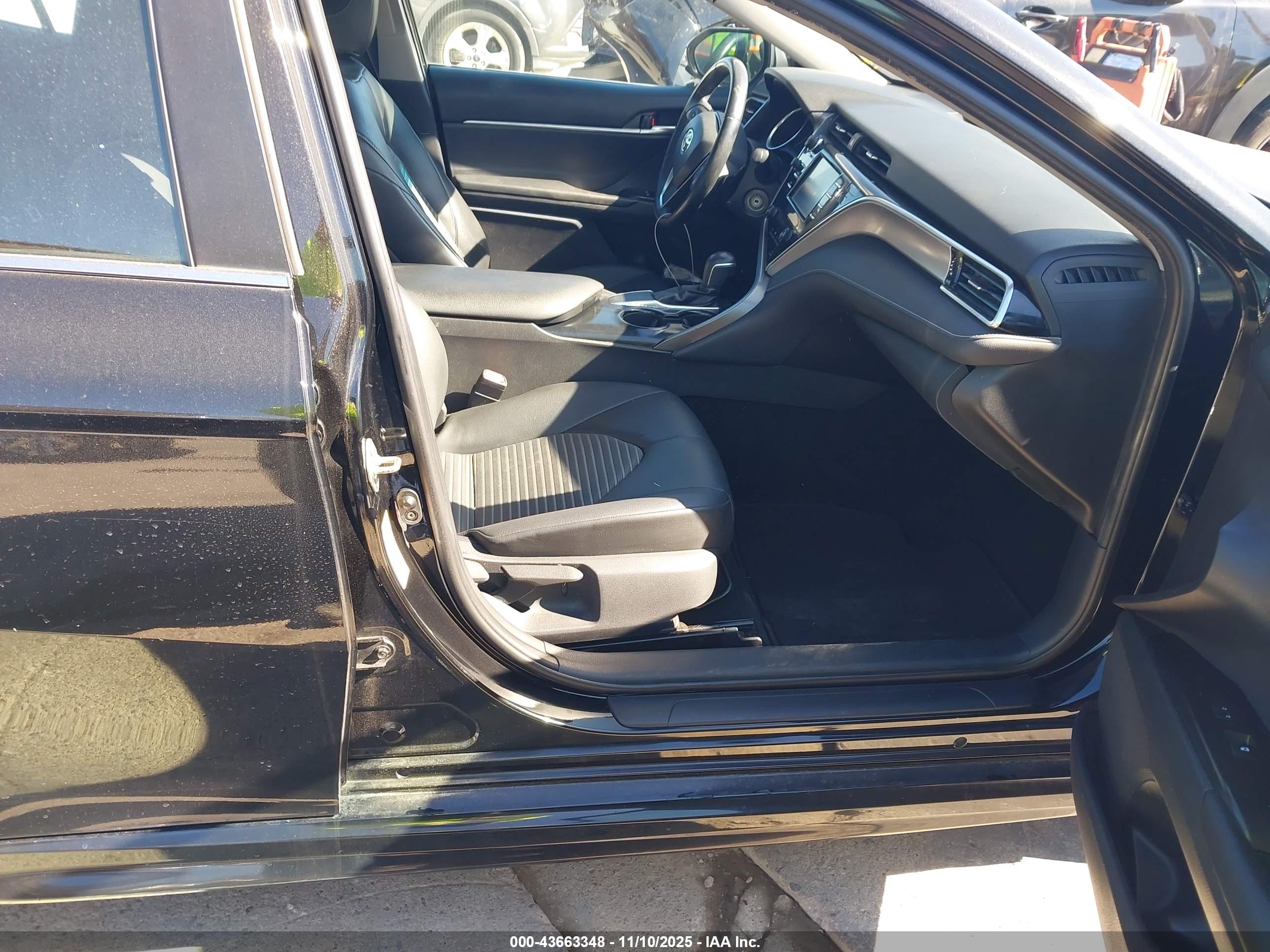 TOYOTA CAMRY image 5