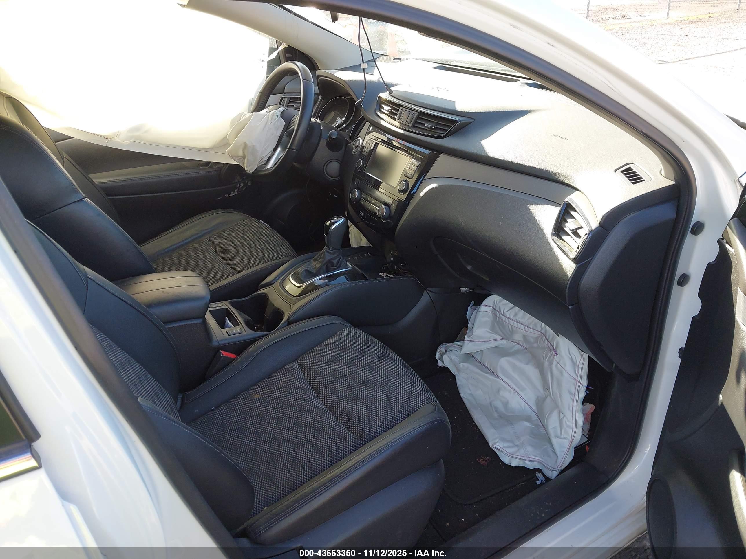 NISSAN ROGUE image 5