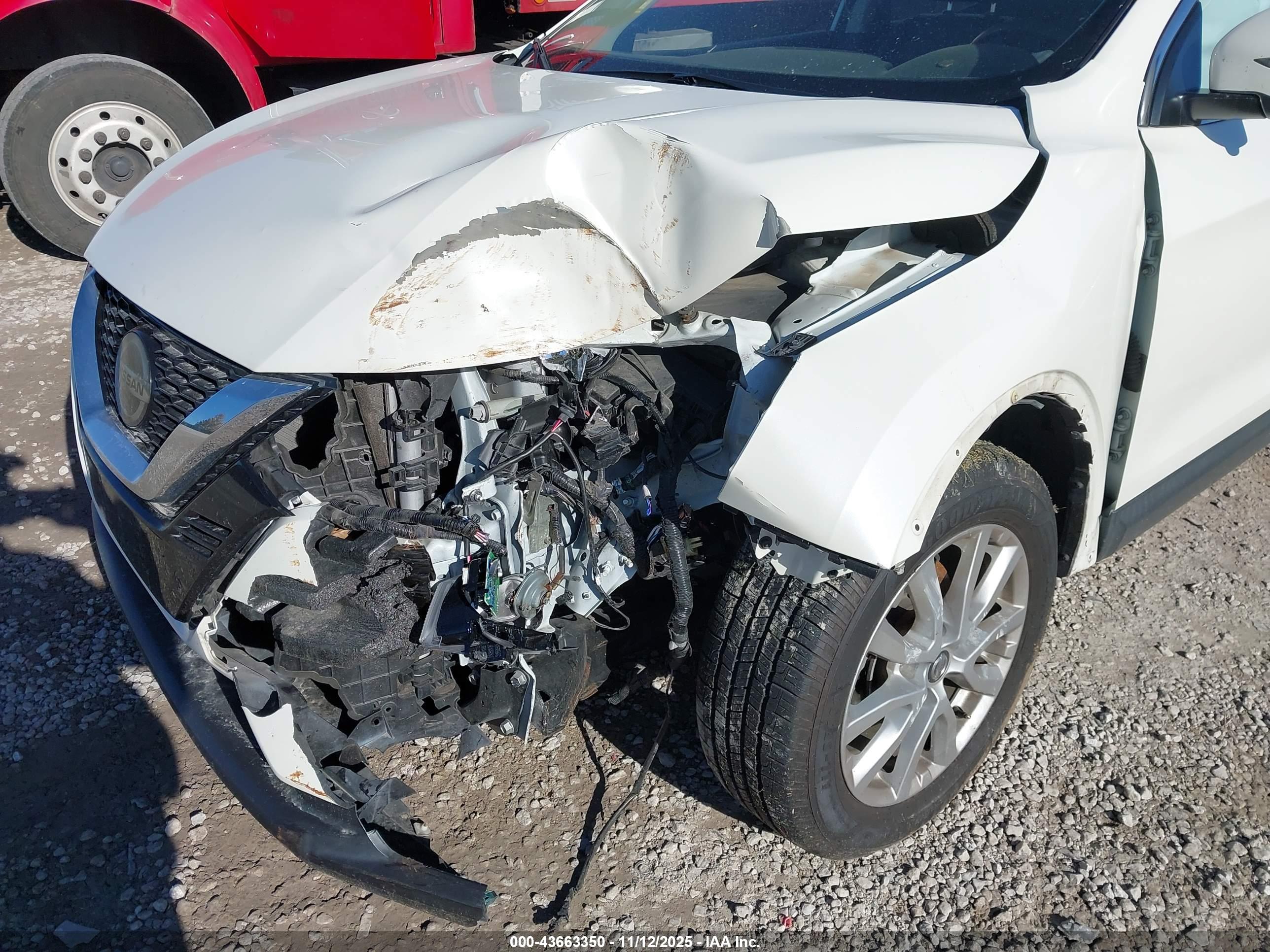 NISSAN ROGUE image 6
