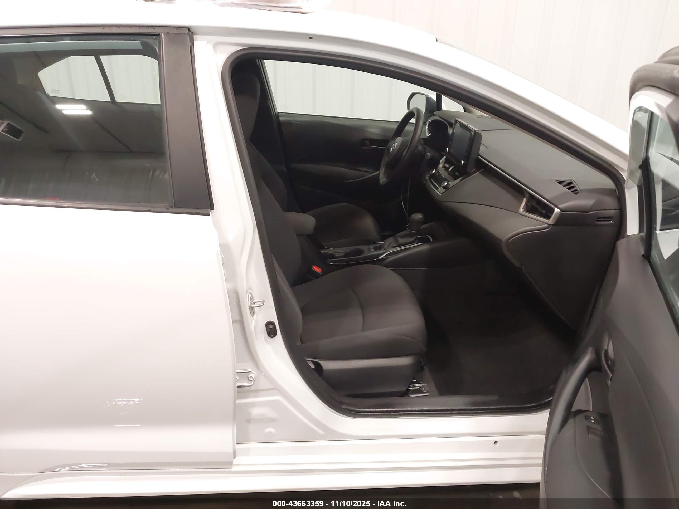 TOYOTA COROLLA image 5